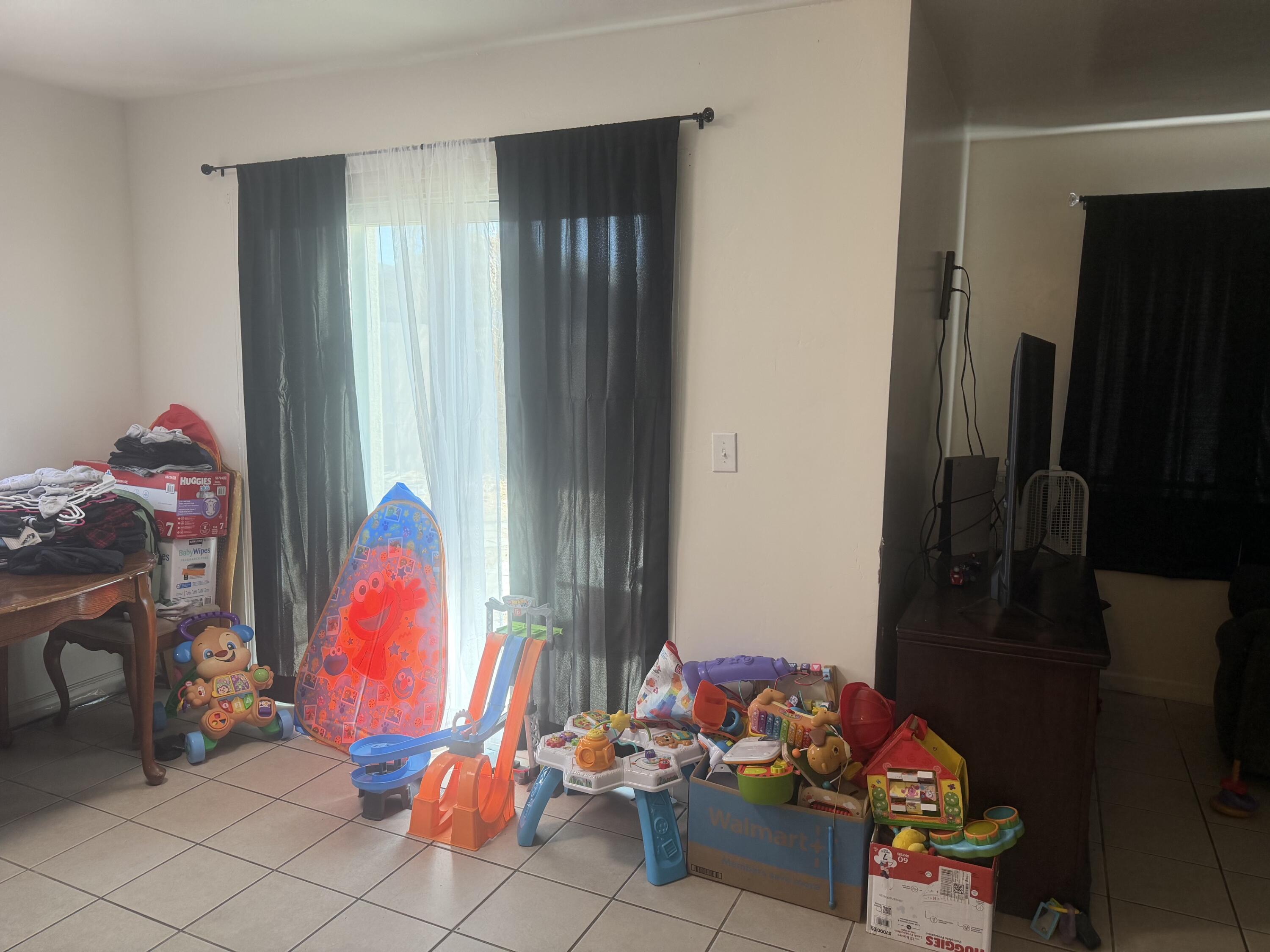 229 E Harold Ct, Visalia, CA 93291