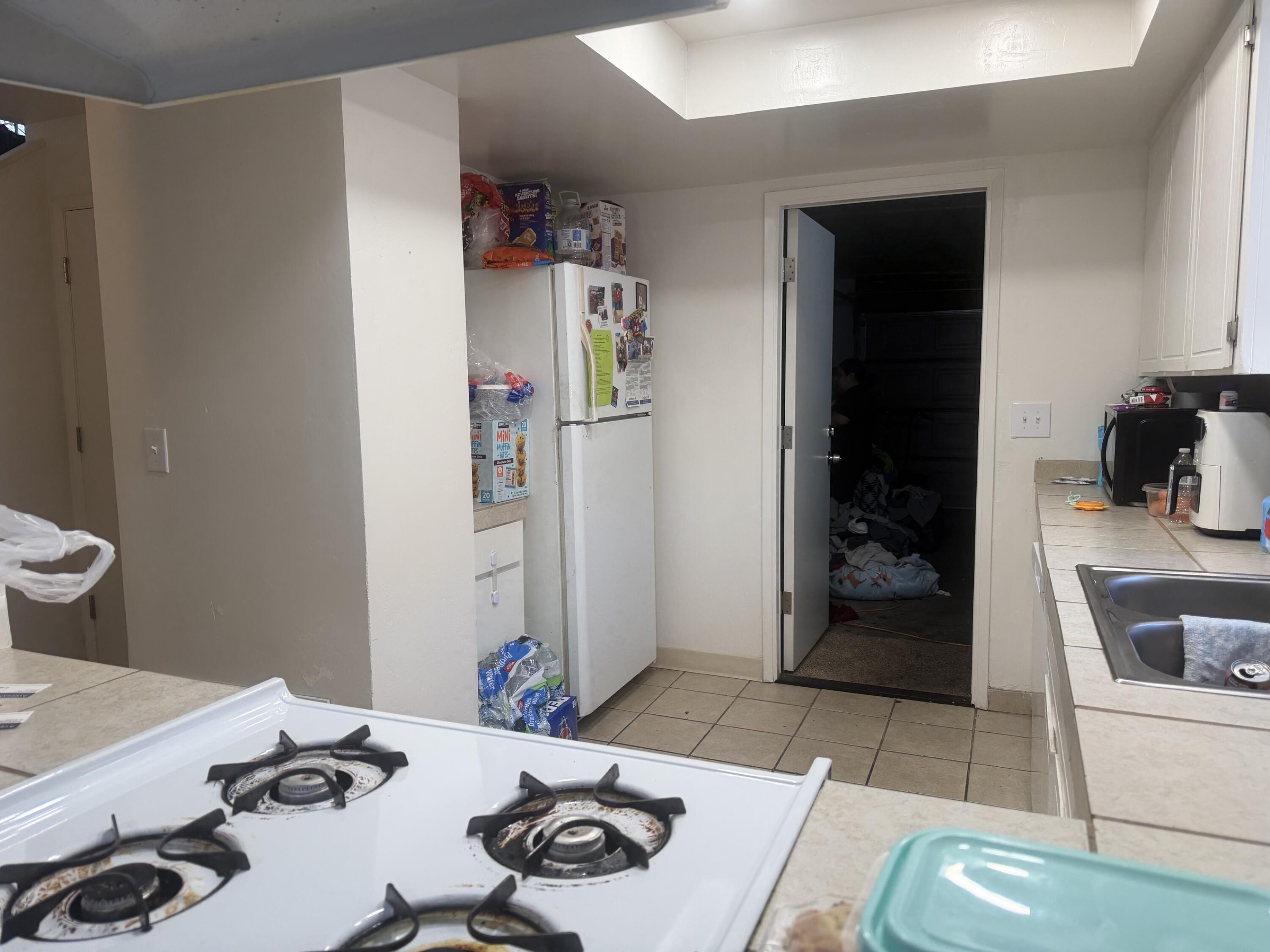 229 E Harold Ct, Visalia, CA 93291