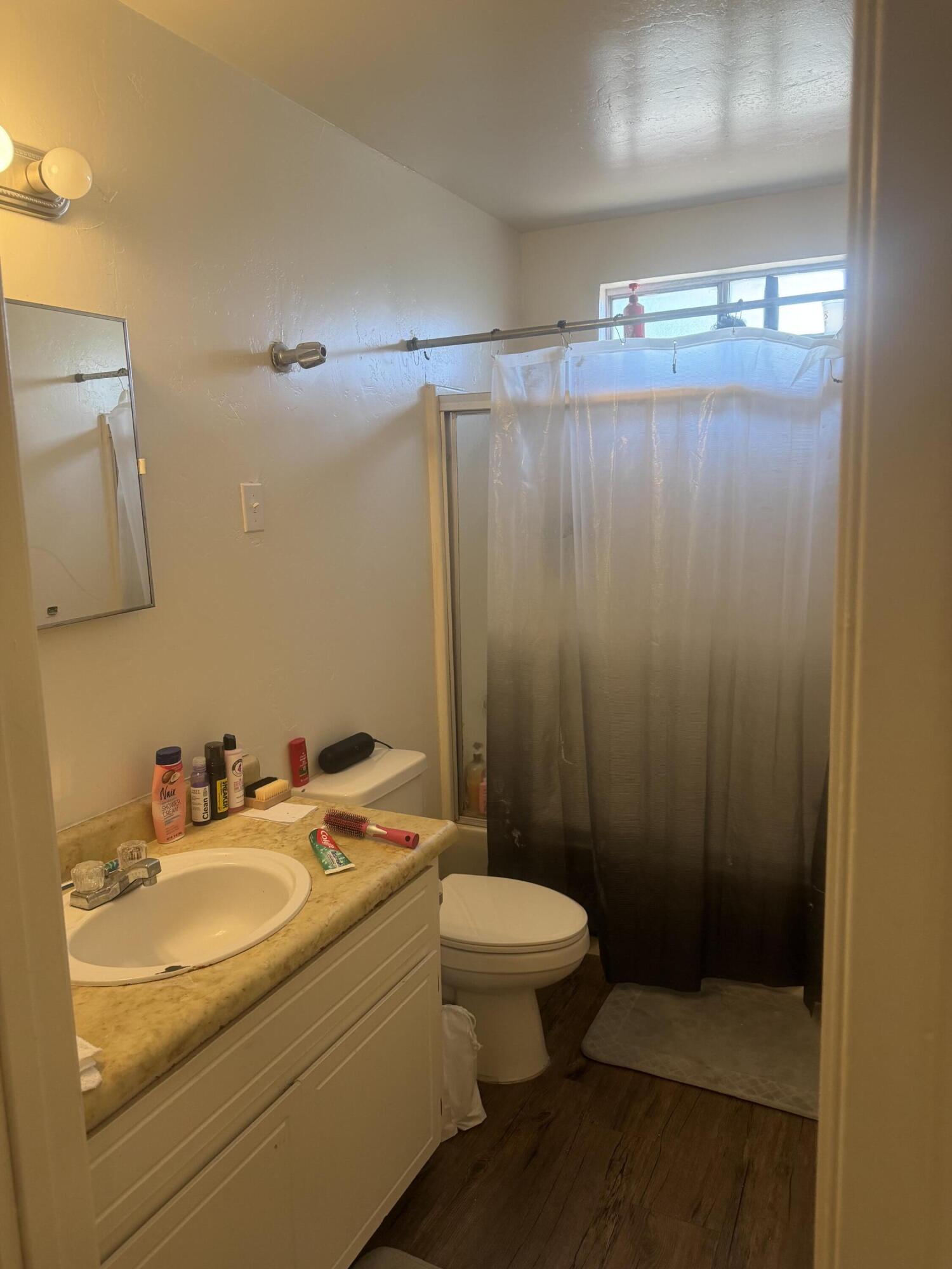 229 E Harold Ct, Visalia, CA 93291