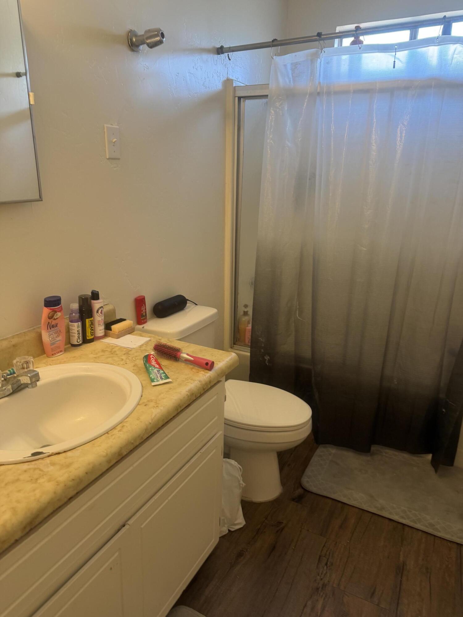229 E Harold Ct, Visalia, CA 93291