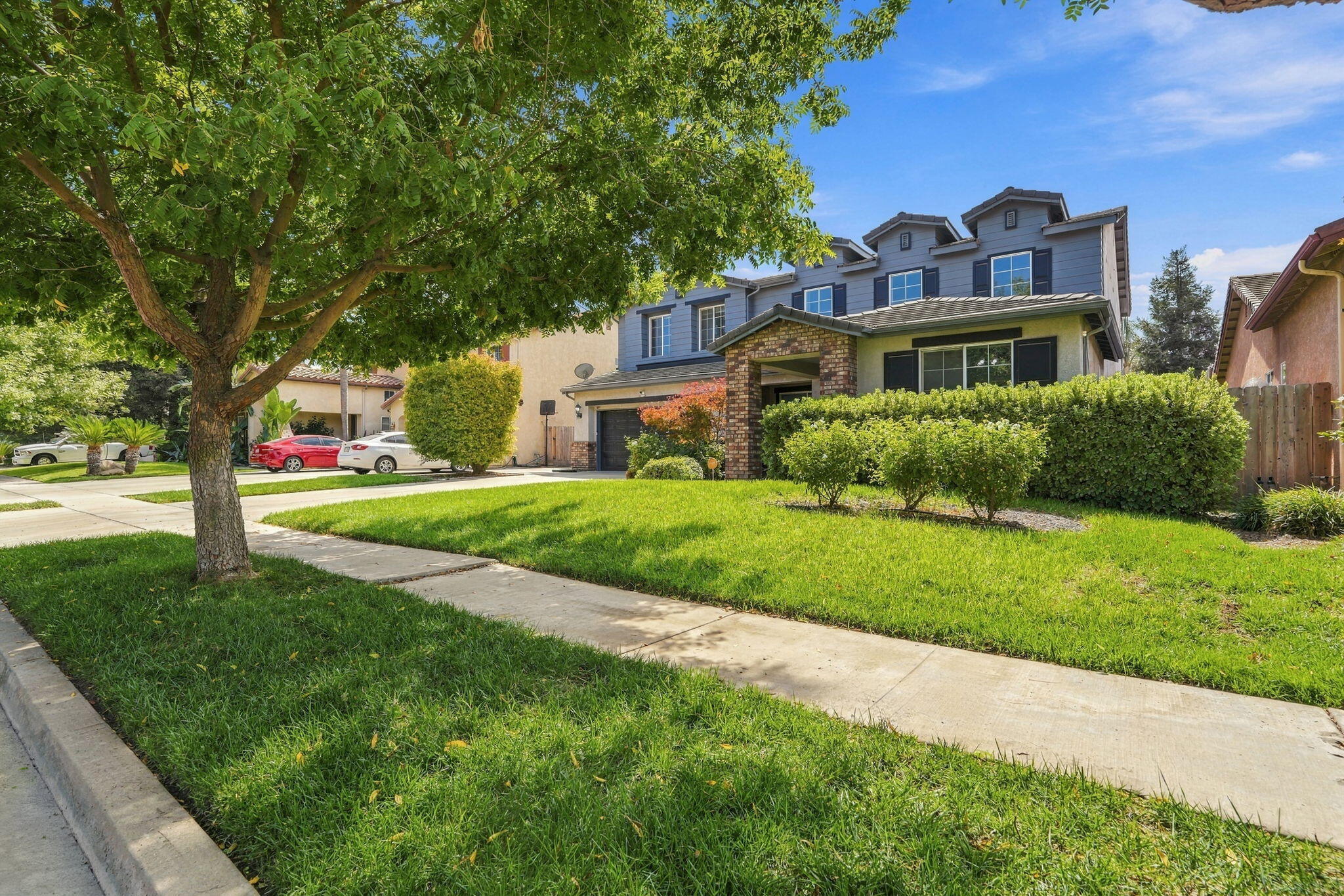 4217 W Elowin Ct, Visalia, CA 93291