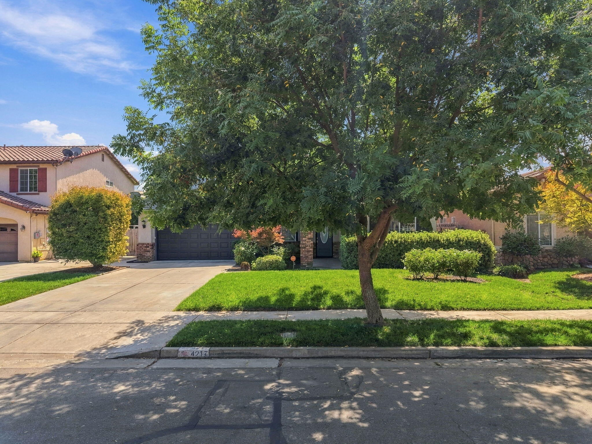 4217 W Elowin Ct, Visalia, CA 93291