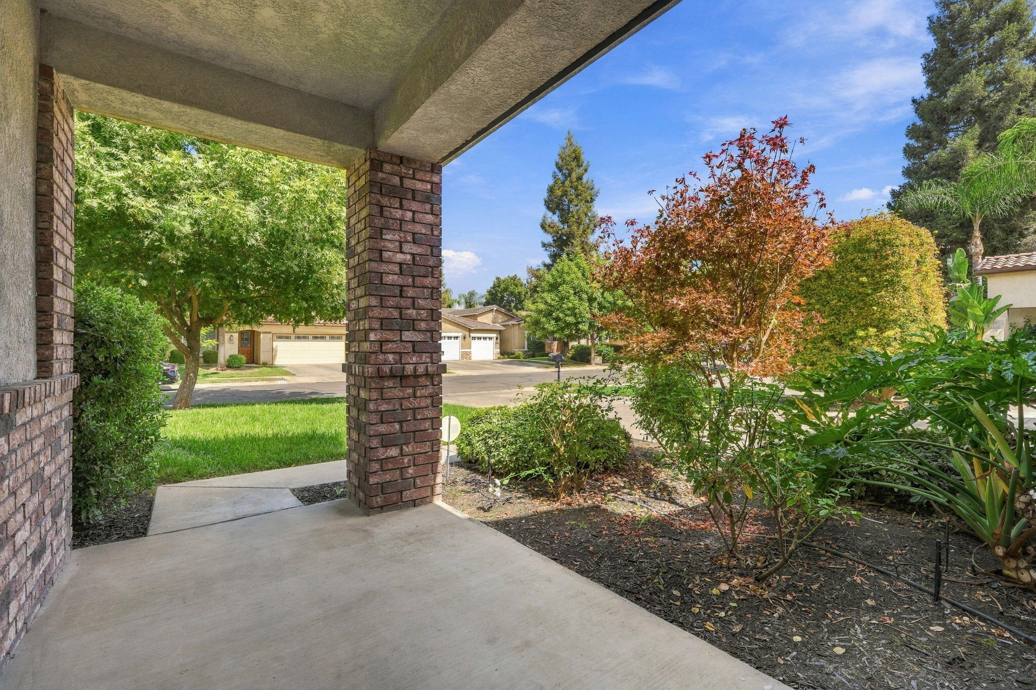 4217 W Elowin Ct, Visalia, CA 93291