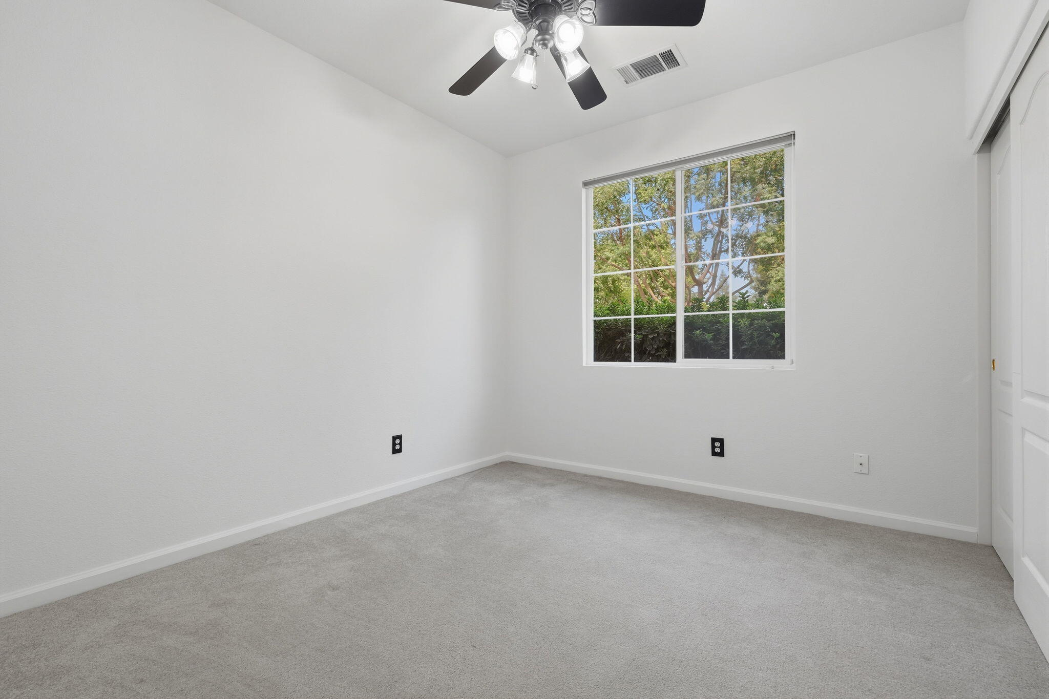 4217 W Elowin Ct, Visalia, CA 93291