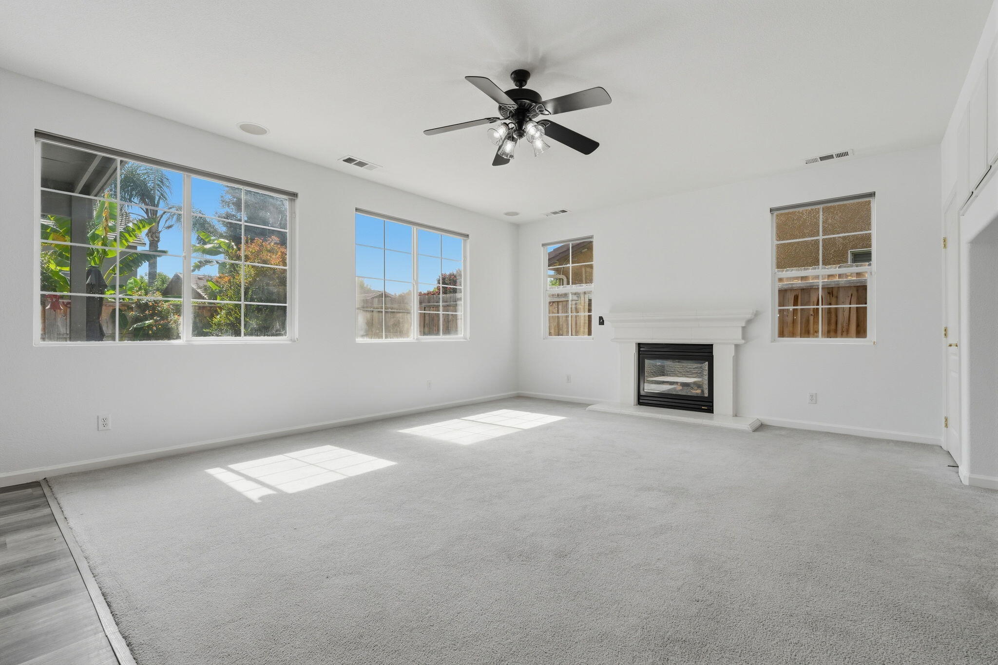 4217 W Elowin Ct, Visalia, CA 93291