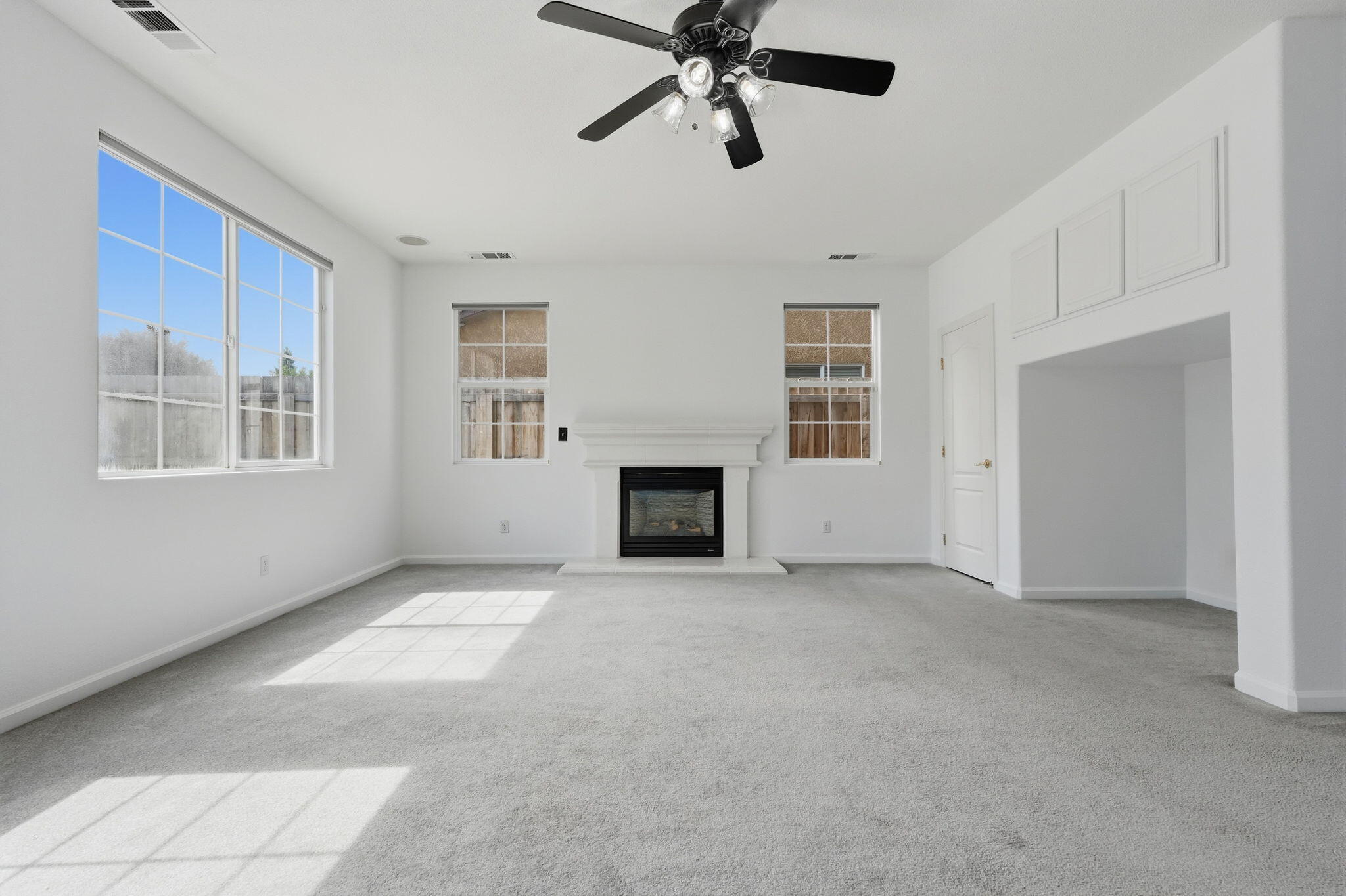 4217 W Elowin Ct, Visalia, CA 93291