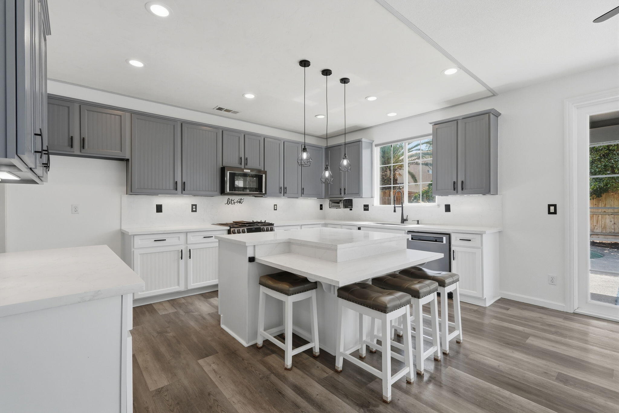 4217 W Elowin Ct, Visalia, CA 93291