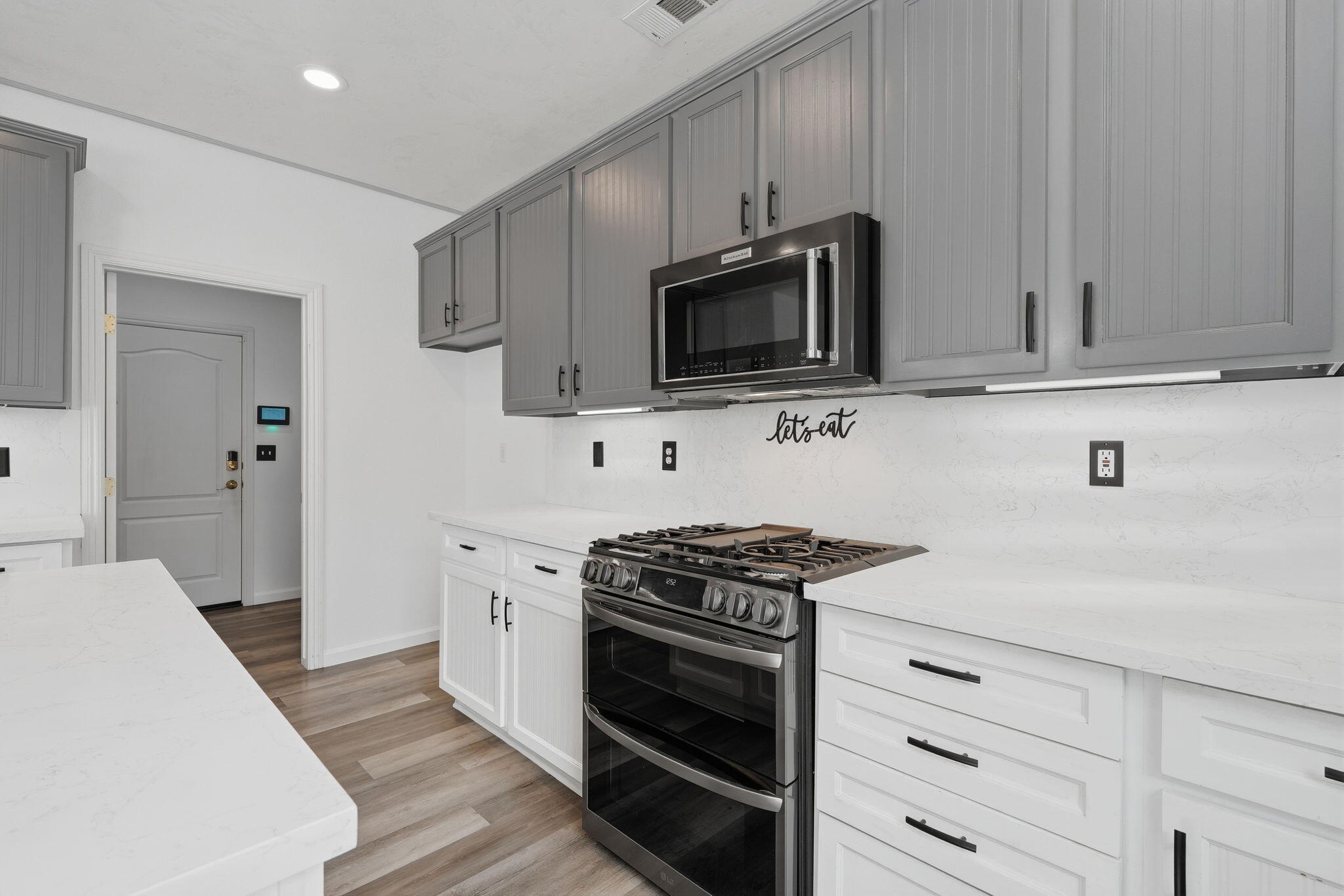 4217 W Elowin Ct, Visalia, CA 93291