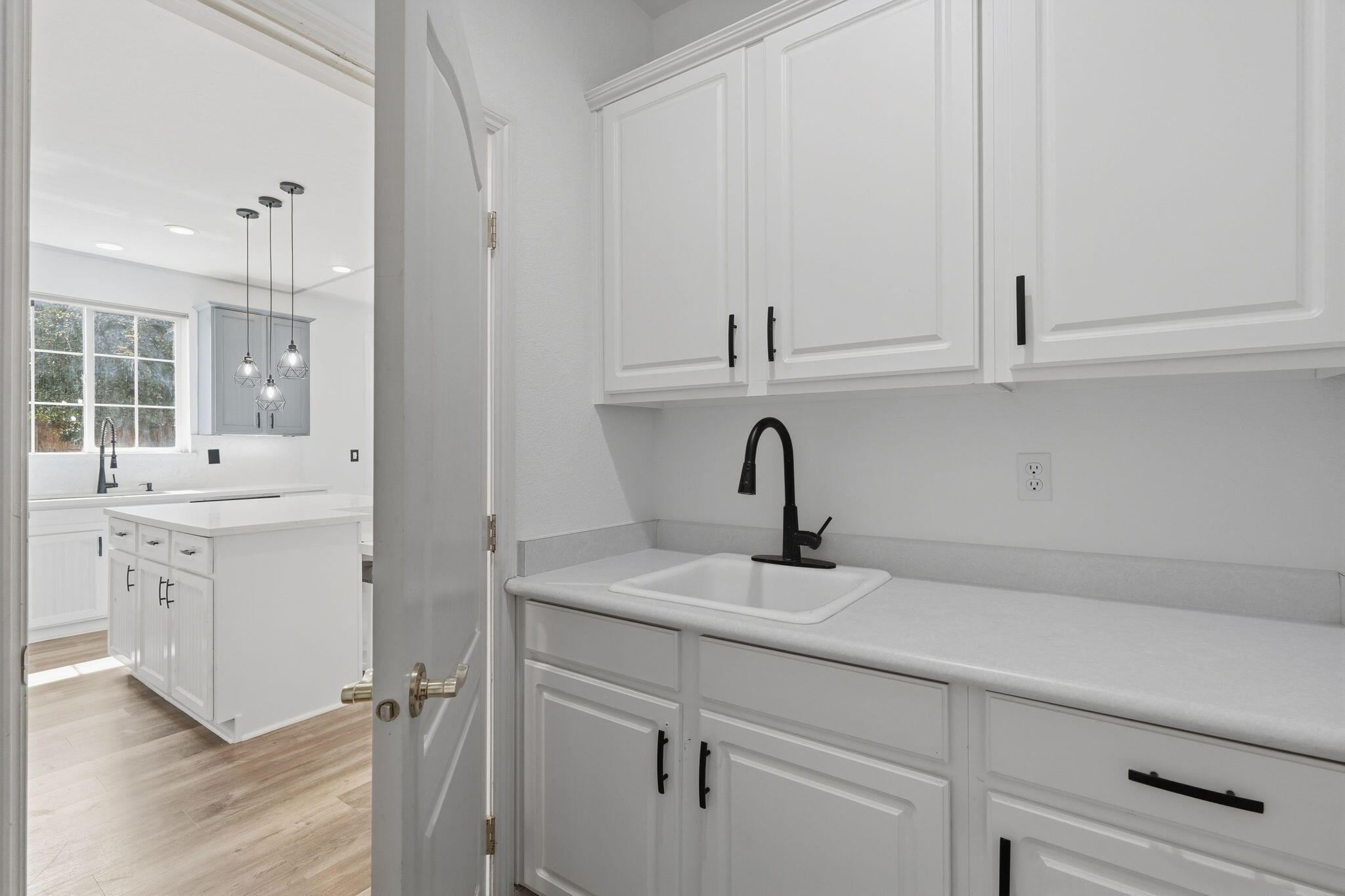 4217 W Elowin Ct, Visalia, CA 93291
