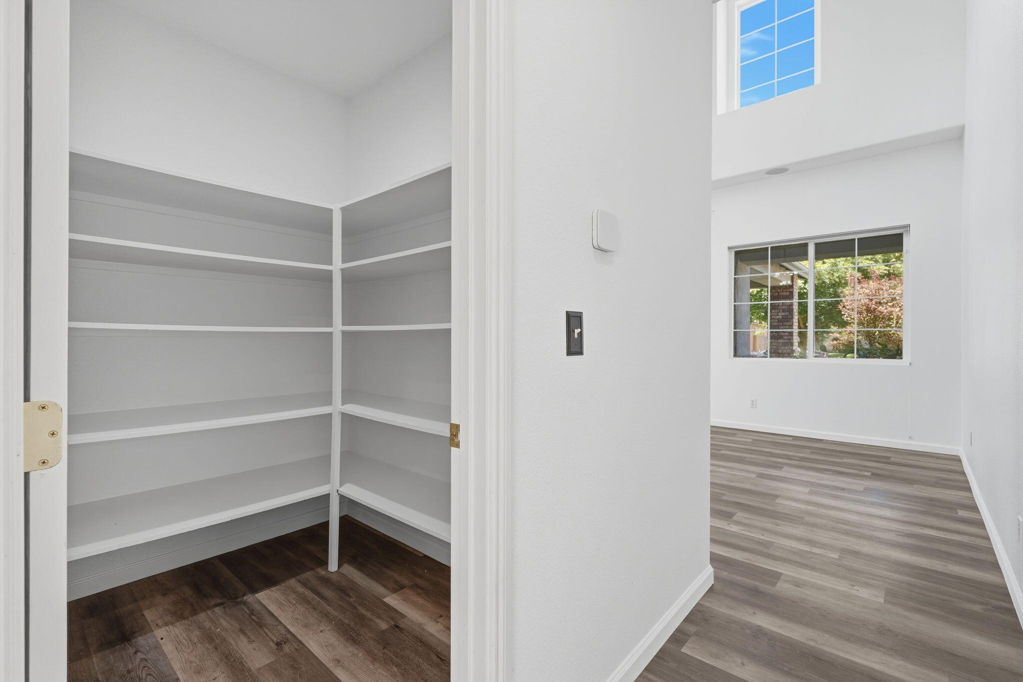 4217 W Elowin Ct, Visalia, CA 93291