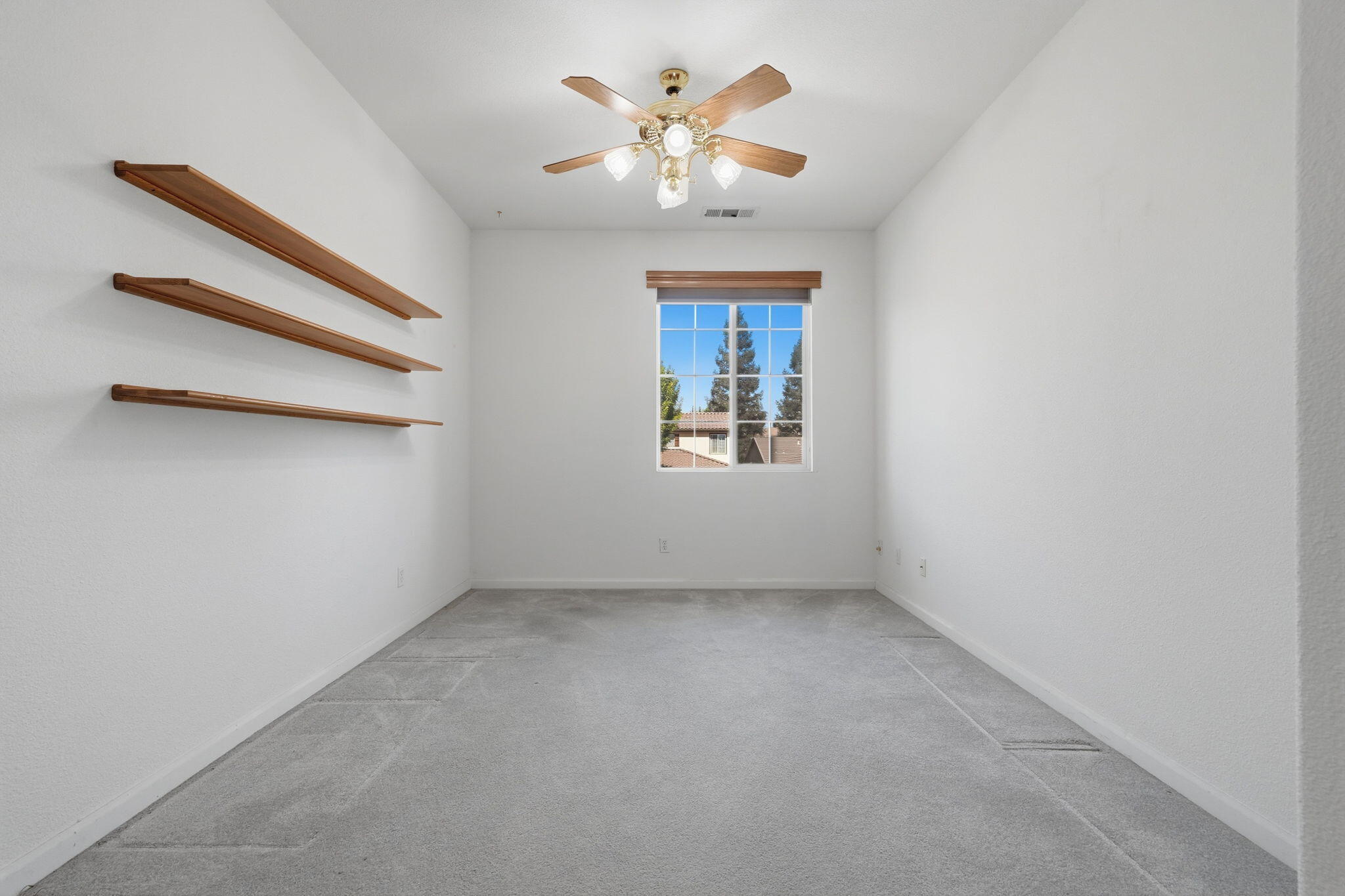 4217 W Elowin Ct, Visalia, CA 93291