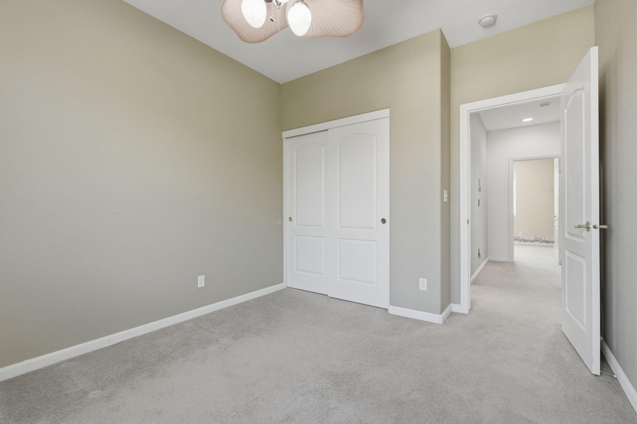 4217 W Elowin Ct, Visalia, CA 93291