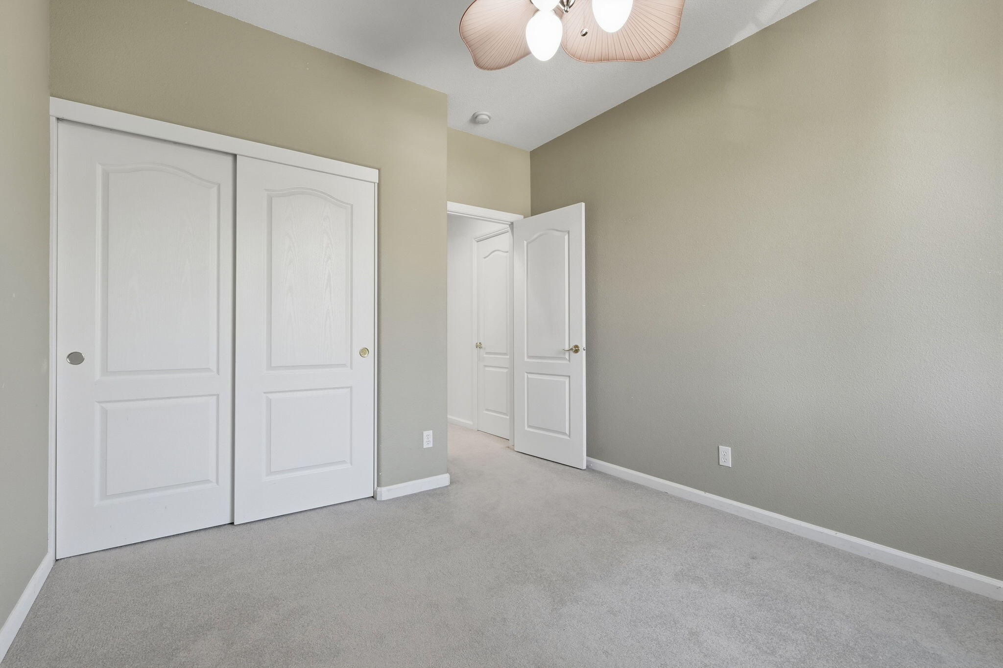 4217 W Elowin Ct, Visalia, CA 93291