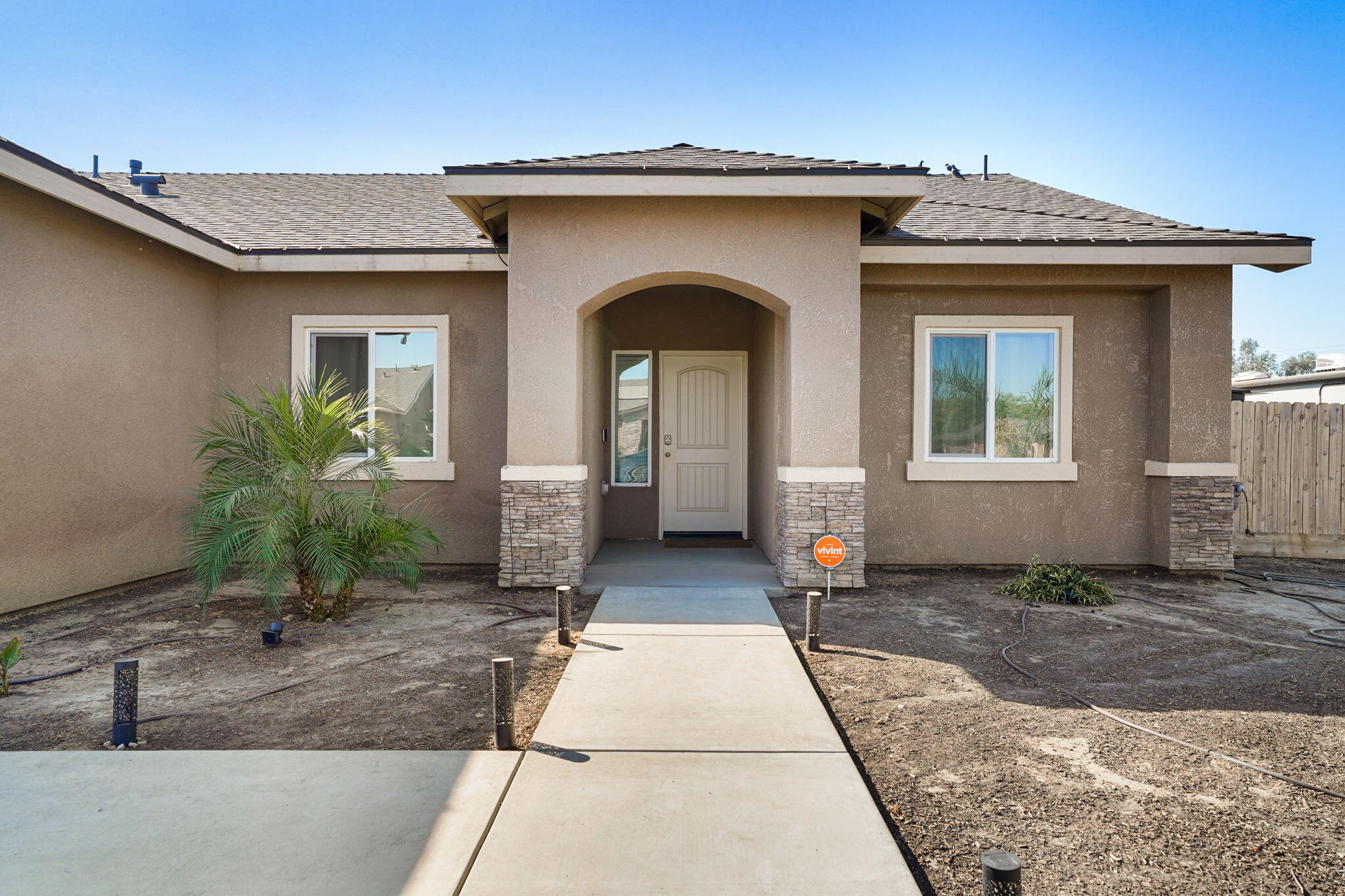 7271 Woodbine Ave, Visalia, CA 93291
