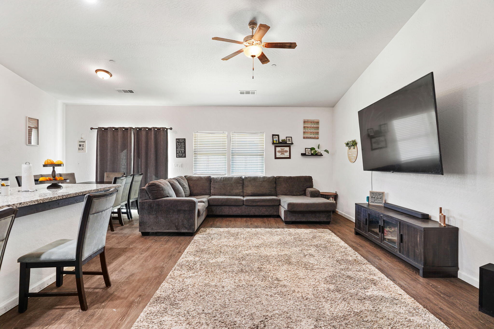 7271 Woodbine Ave, Visalia, CA 93291