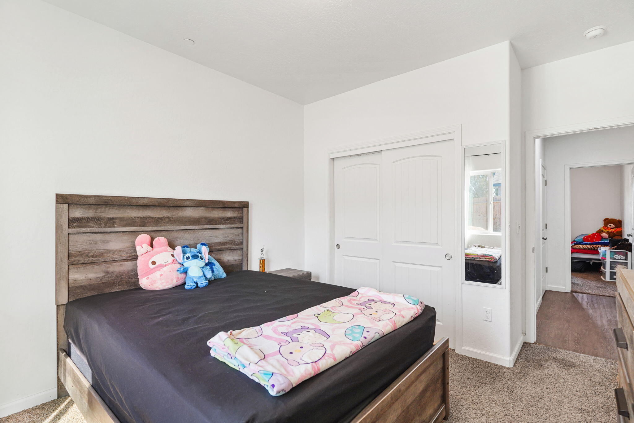 7271 Woodbine Ave, Visalia, CA 93291