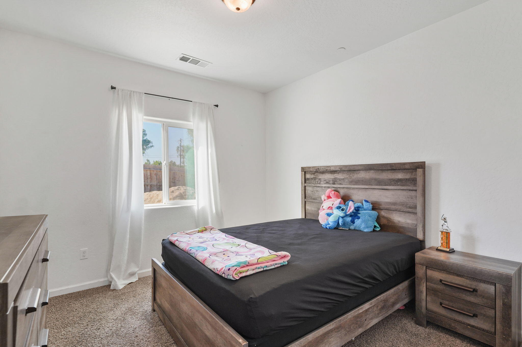 7271 Woodbine Ave, Visalia, CA 93291