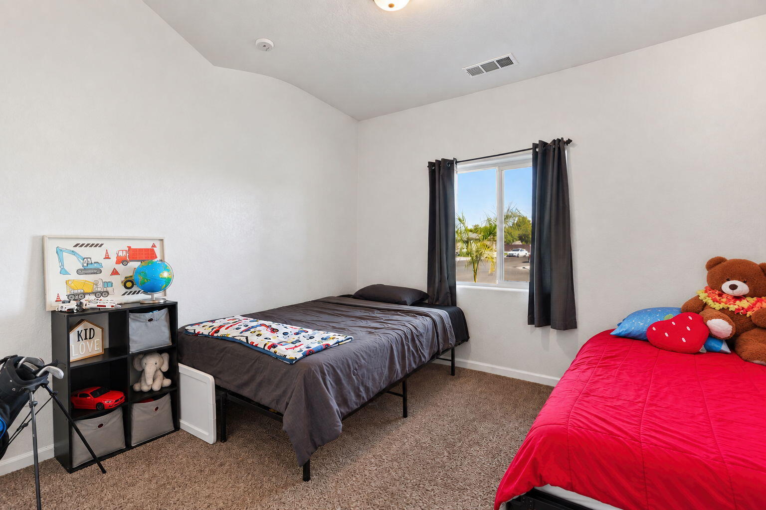7271 Woodbine Ave, Visalia, CA 93291