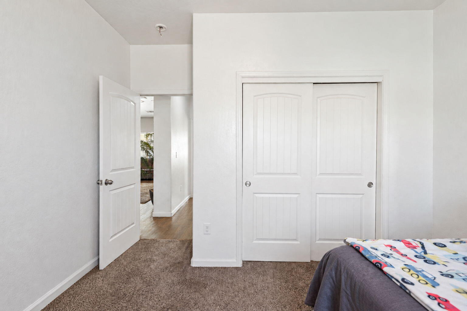 7271 Woodbine Ave, Visalia, CA 93291