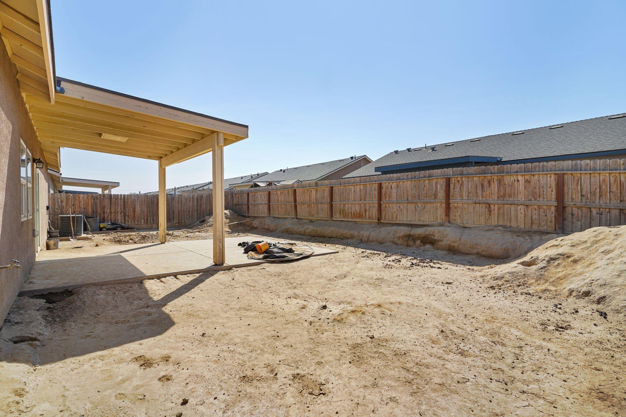 7271 Woodbine Ave, Visalia, CA 93291