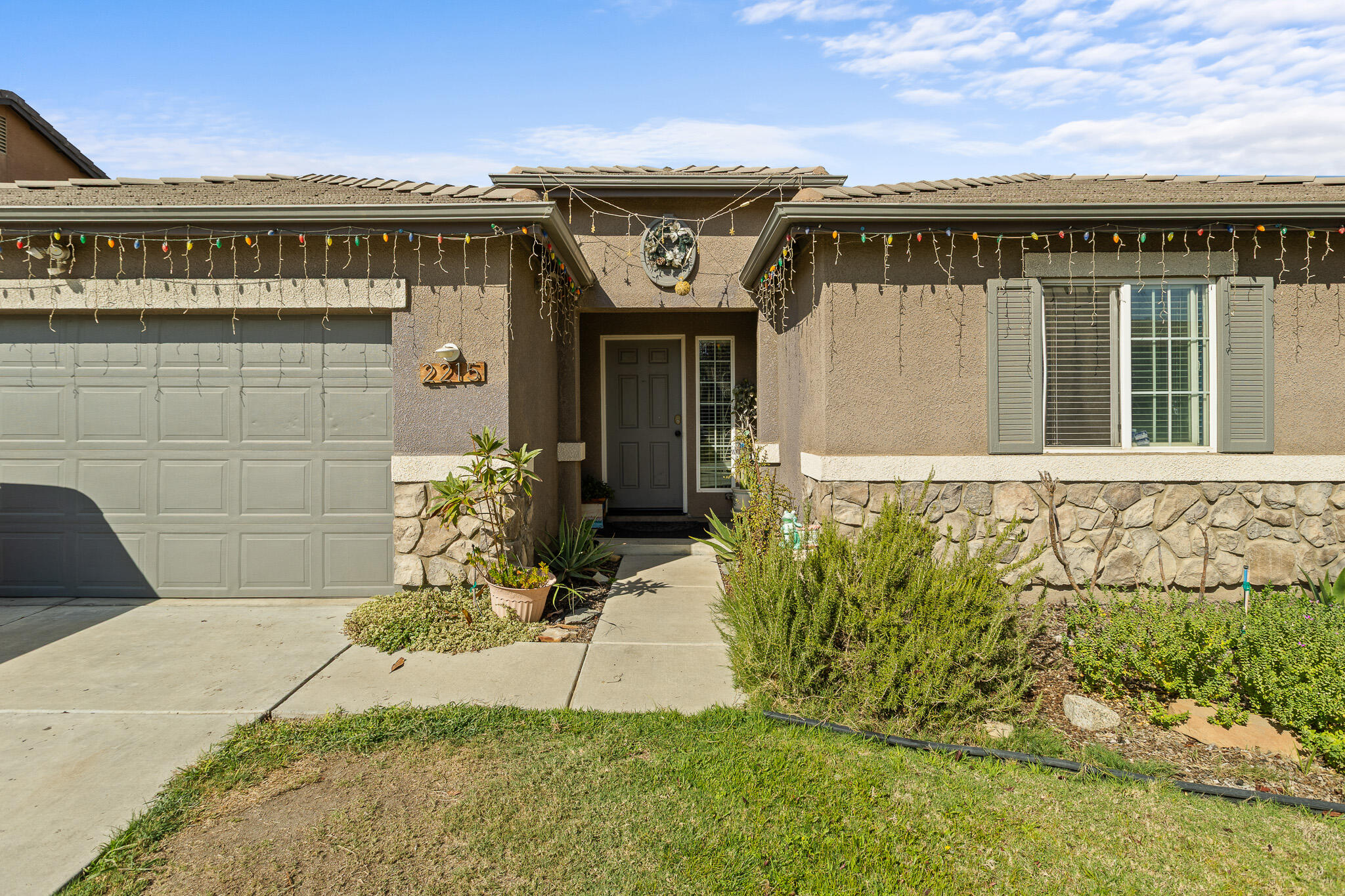 2215 Fiori St, Delano, CA 93215