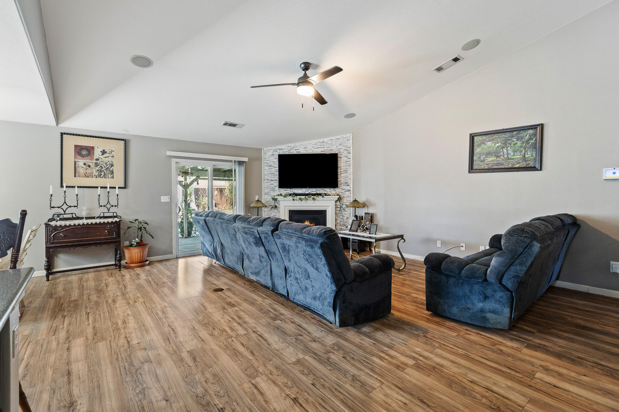 2215 Fiori St, Delano, CA 93215