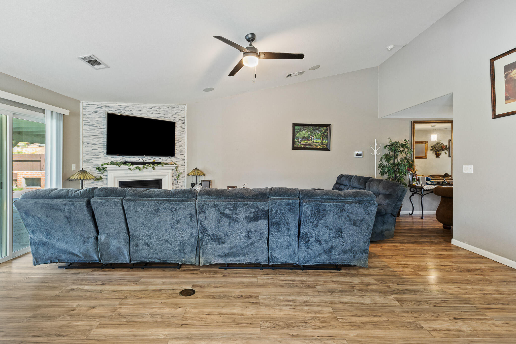 2215 Fiori St, Delano, CA 93215