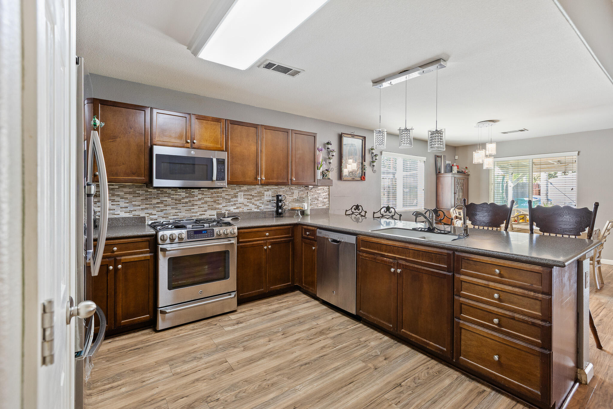 2215 Fiori St, Delano, CA 93215