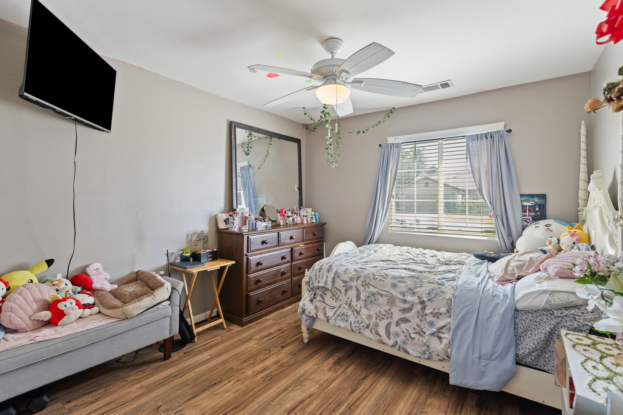 2215 Fiori St, Delano, CA 93215