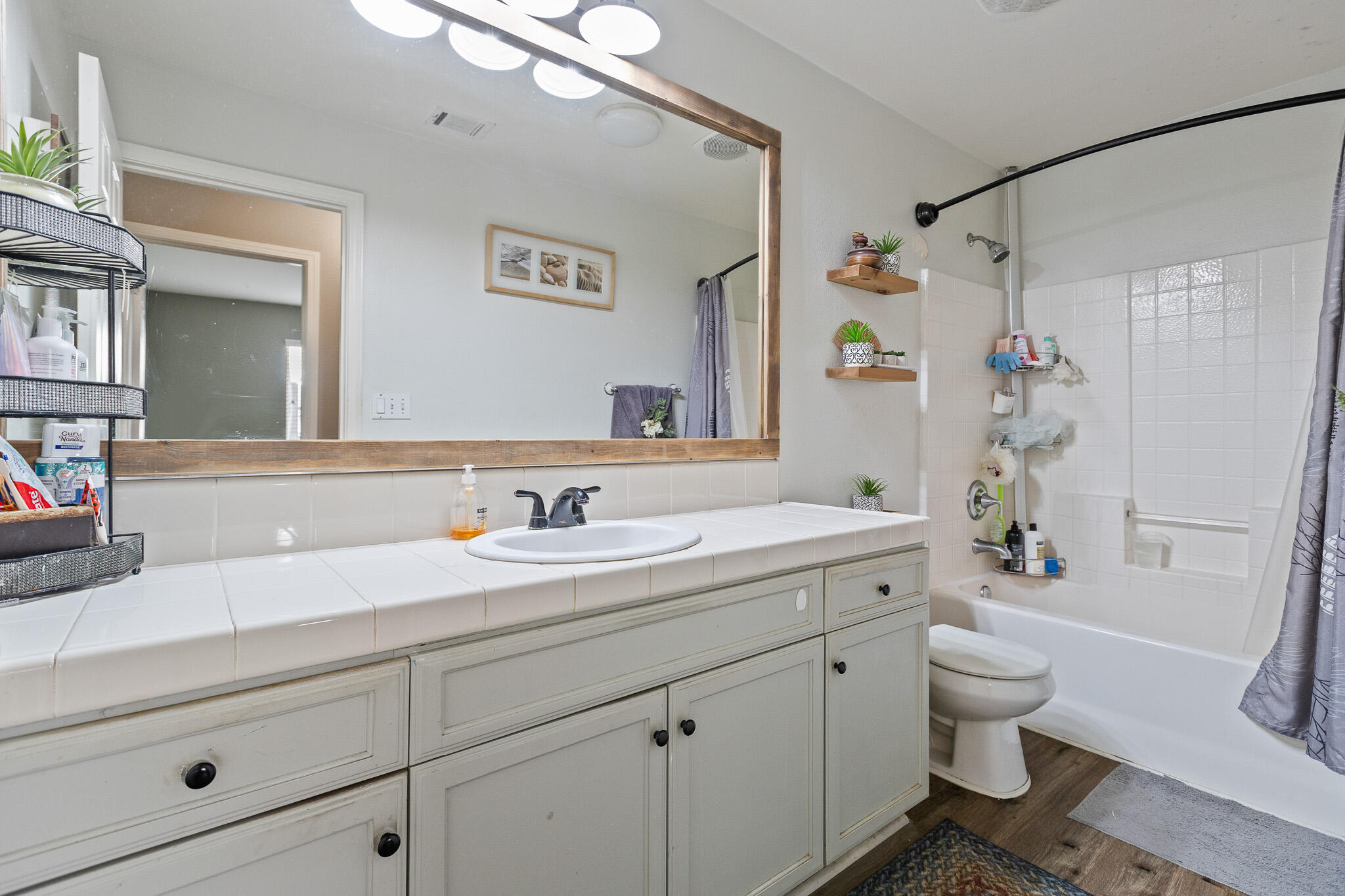 2215 Fiori St, Delano, CA 93215