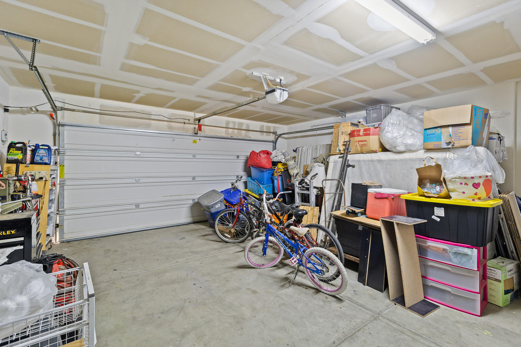 2215 Fiori St, Delano, CA 93215