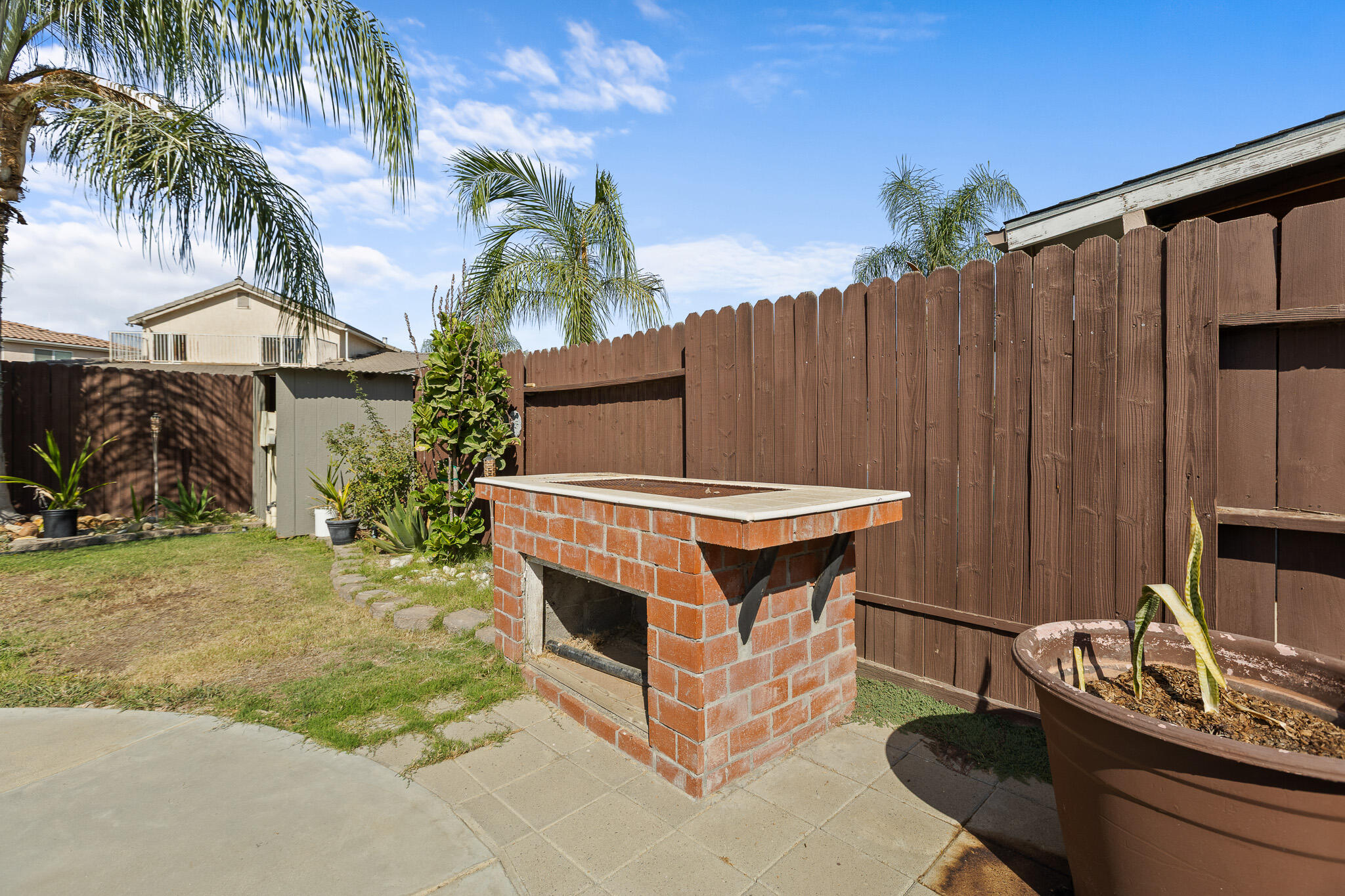 2215 Fiori St, Delano, CA 93215