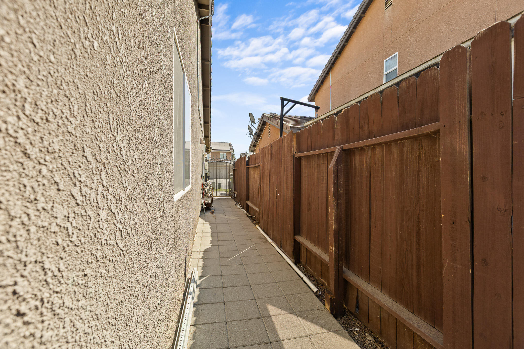 2215 Fiori St, Delano, CA 93215