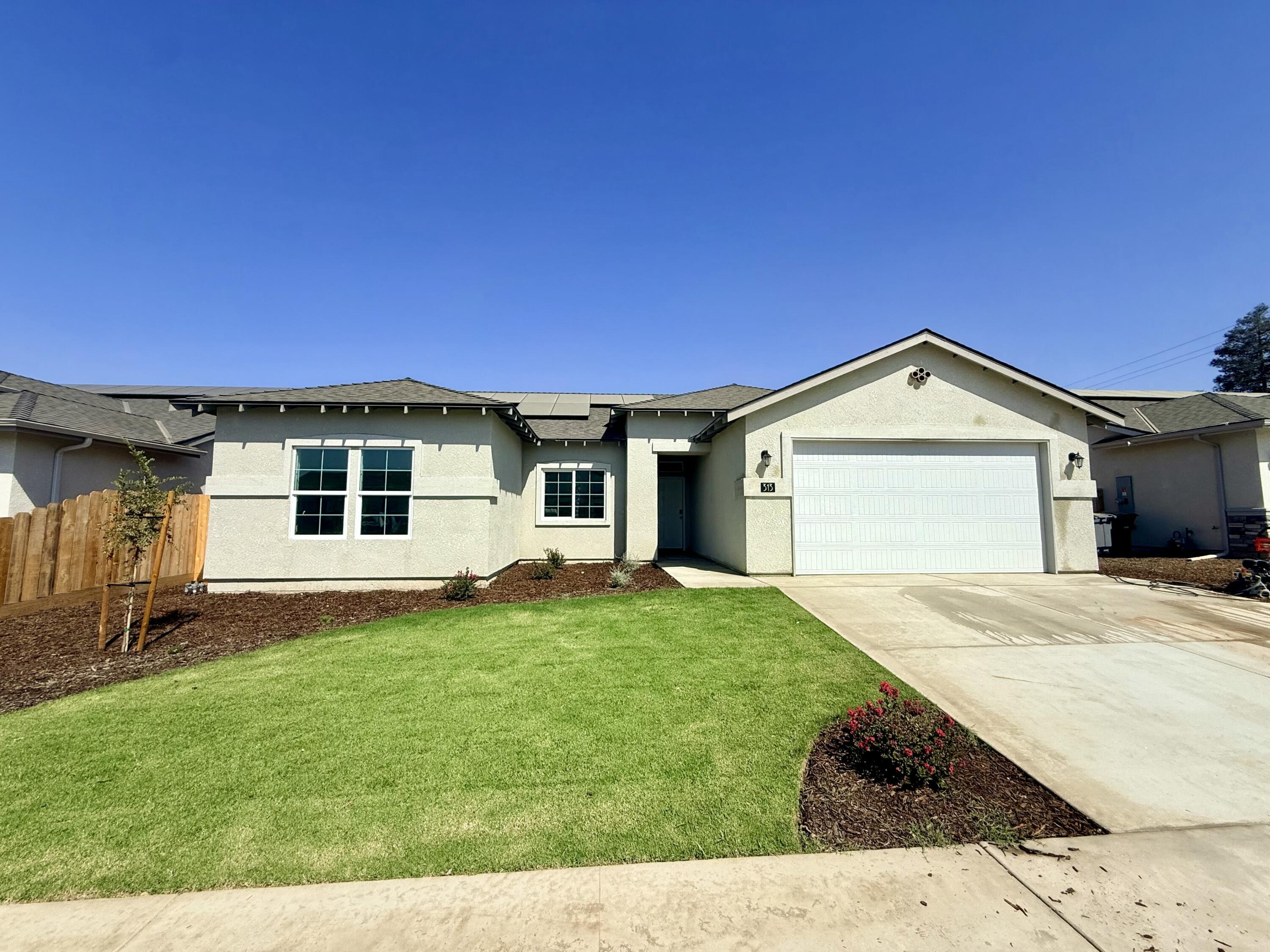 313 Windsor St, Exeter, CA 93221