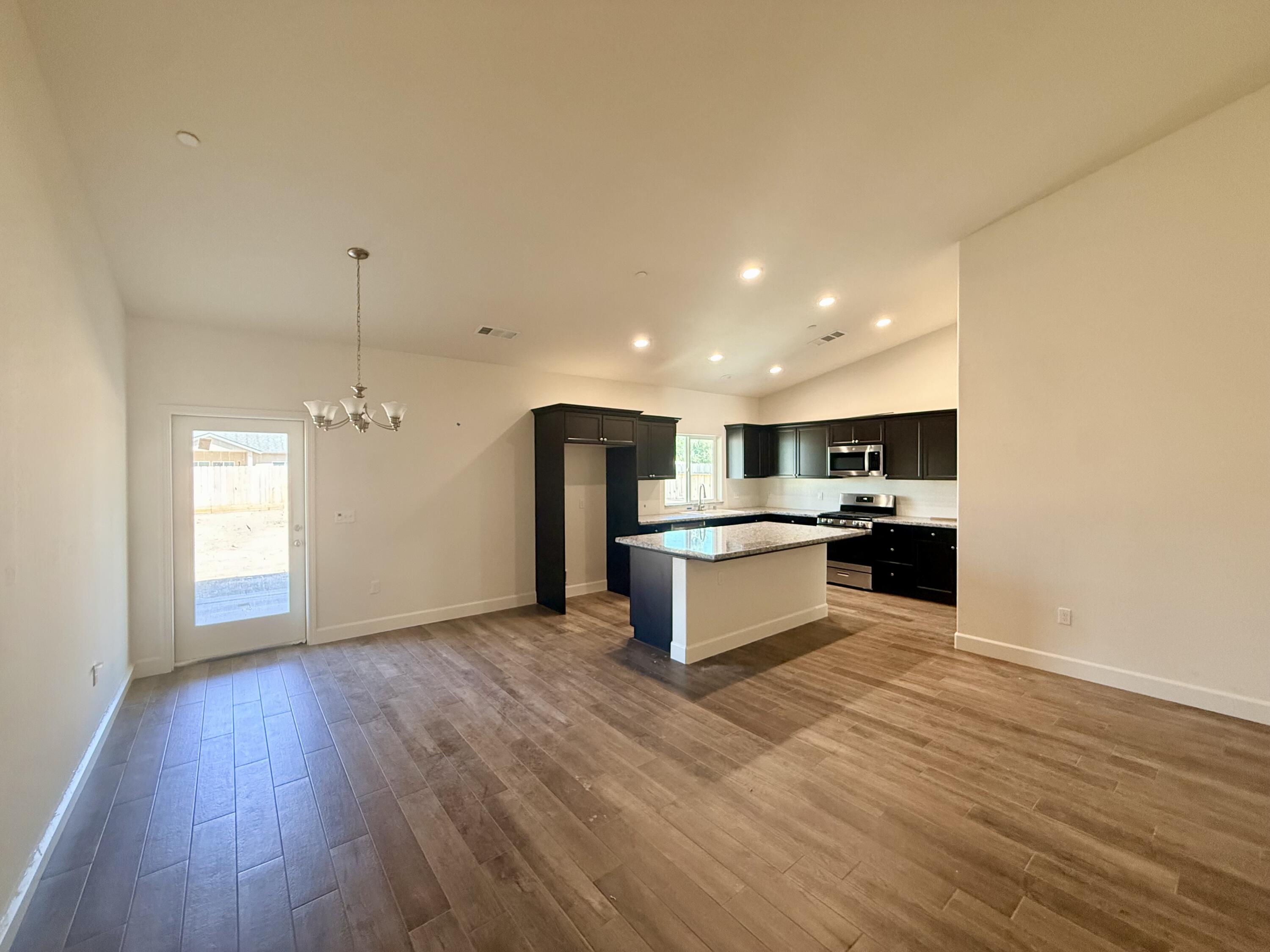 313 Windsor St, Exeter, CA 93221