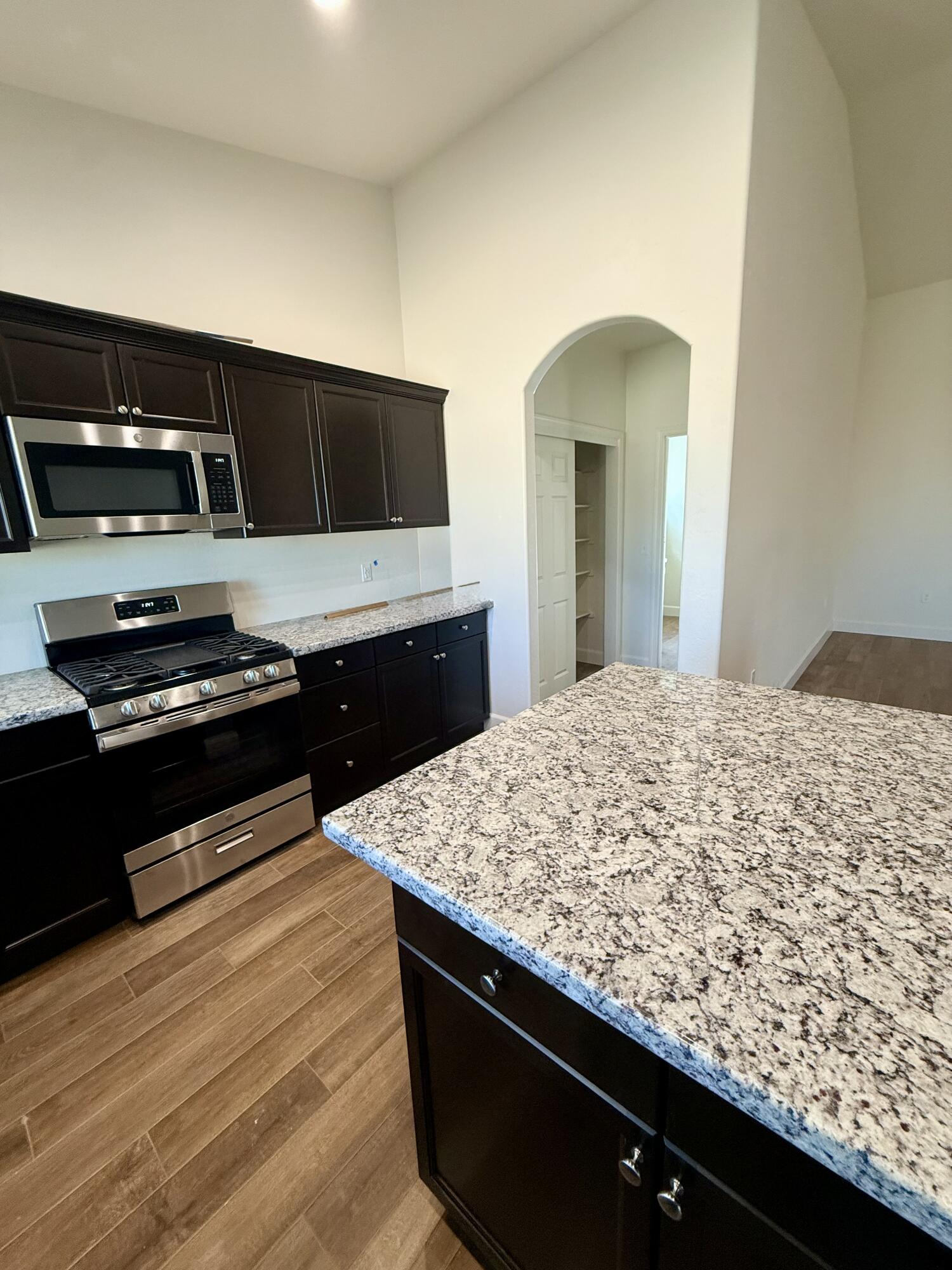 313 Windsor St, Exeter, CA 93221