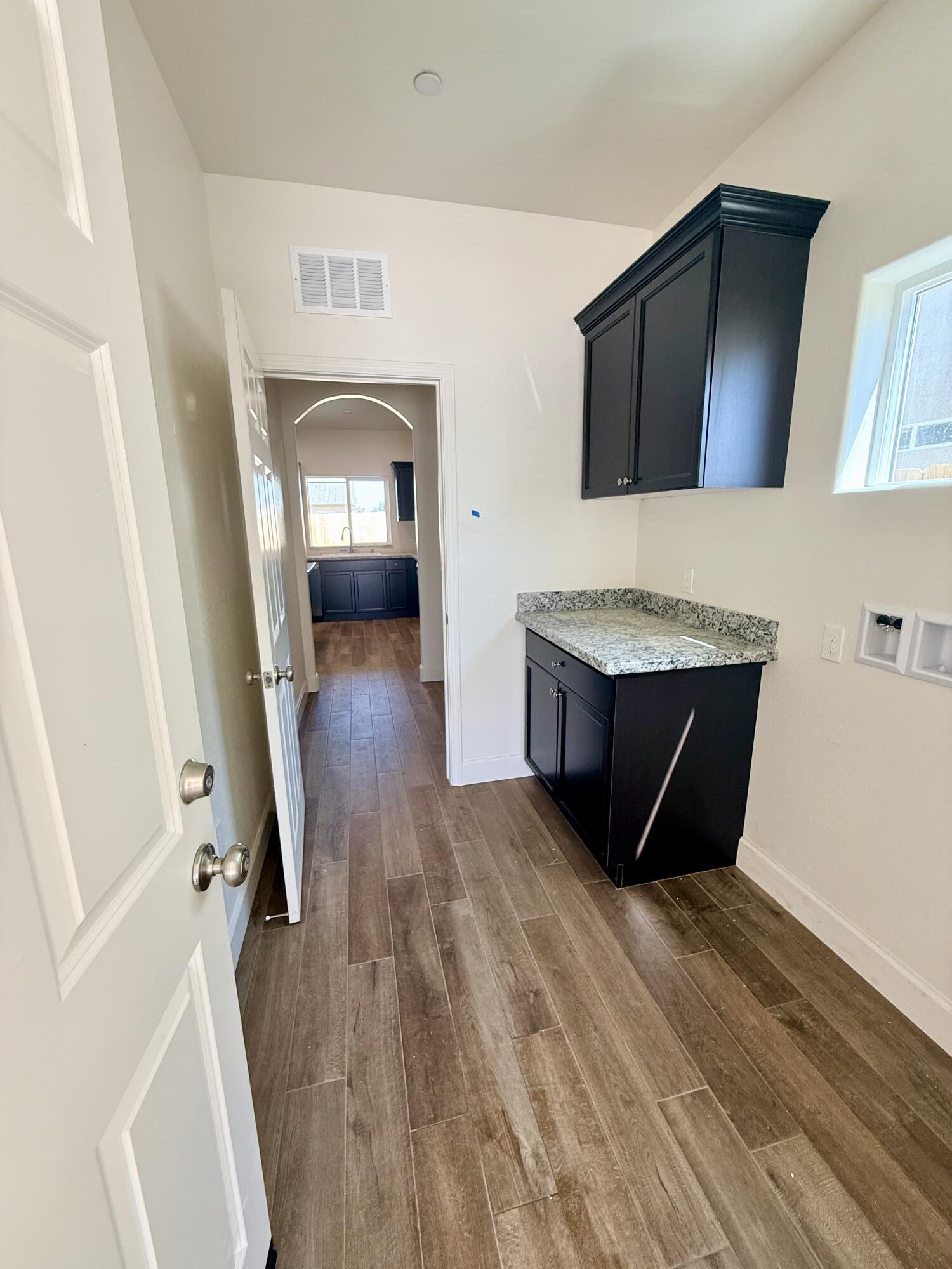 313 Windsor St, Exeter, CA 93221