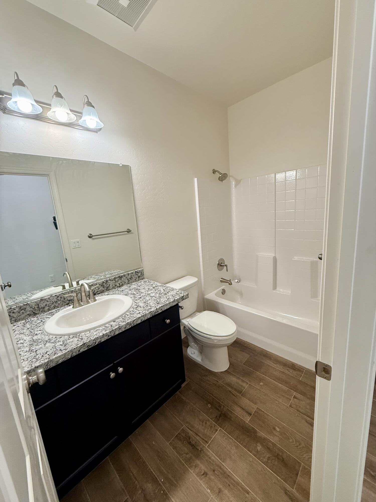 313 Windsor St, Exeter, CA 93221