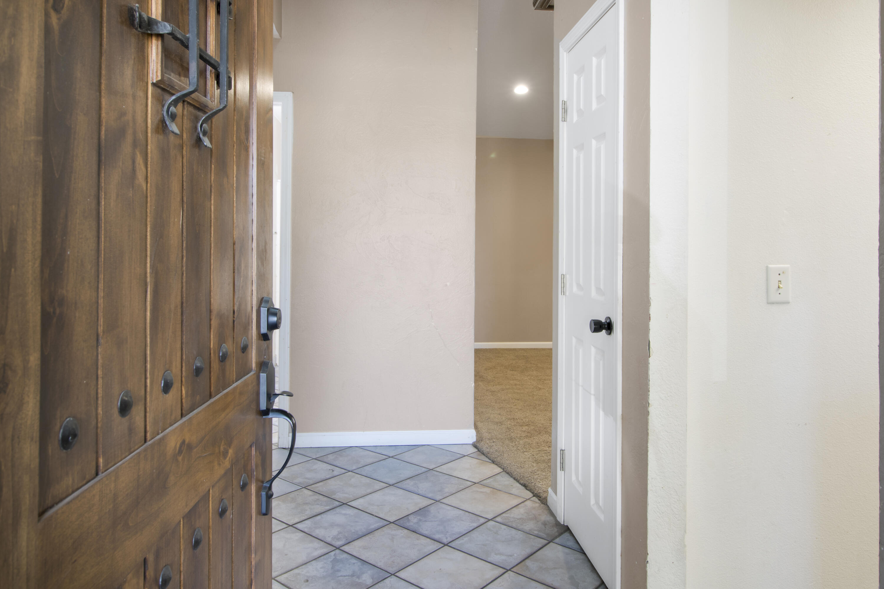 669 Coral St, Tulare, CA 93274
