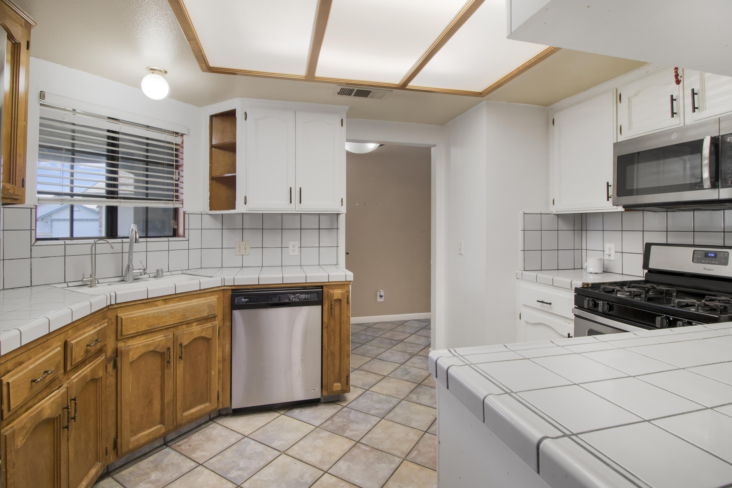669 Coral St, Tulare, CA 93274