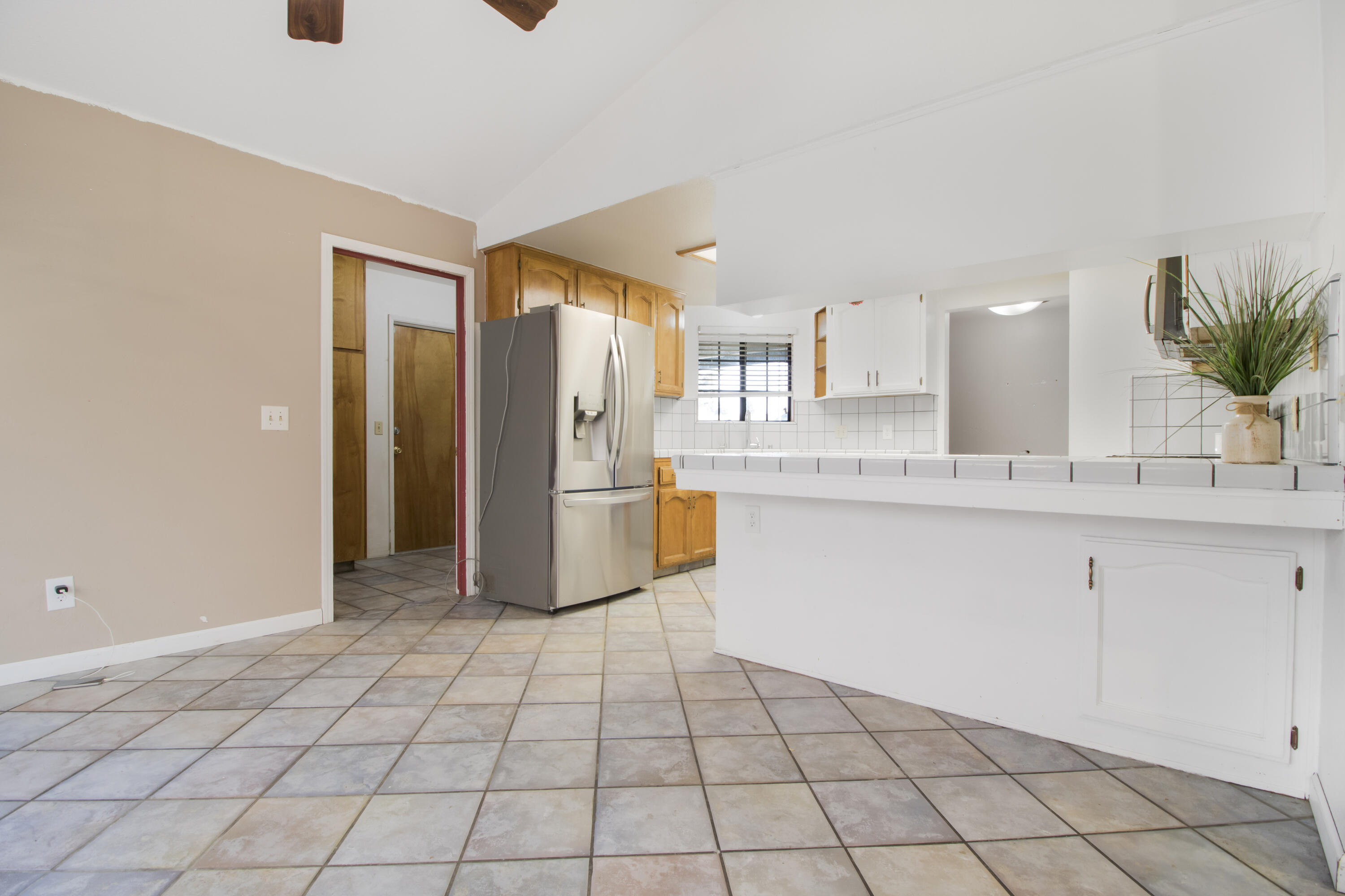 669 Coral St, Tulare, CA 93274