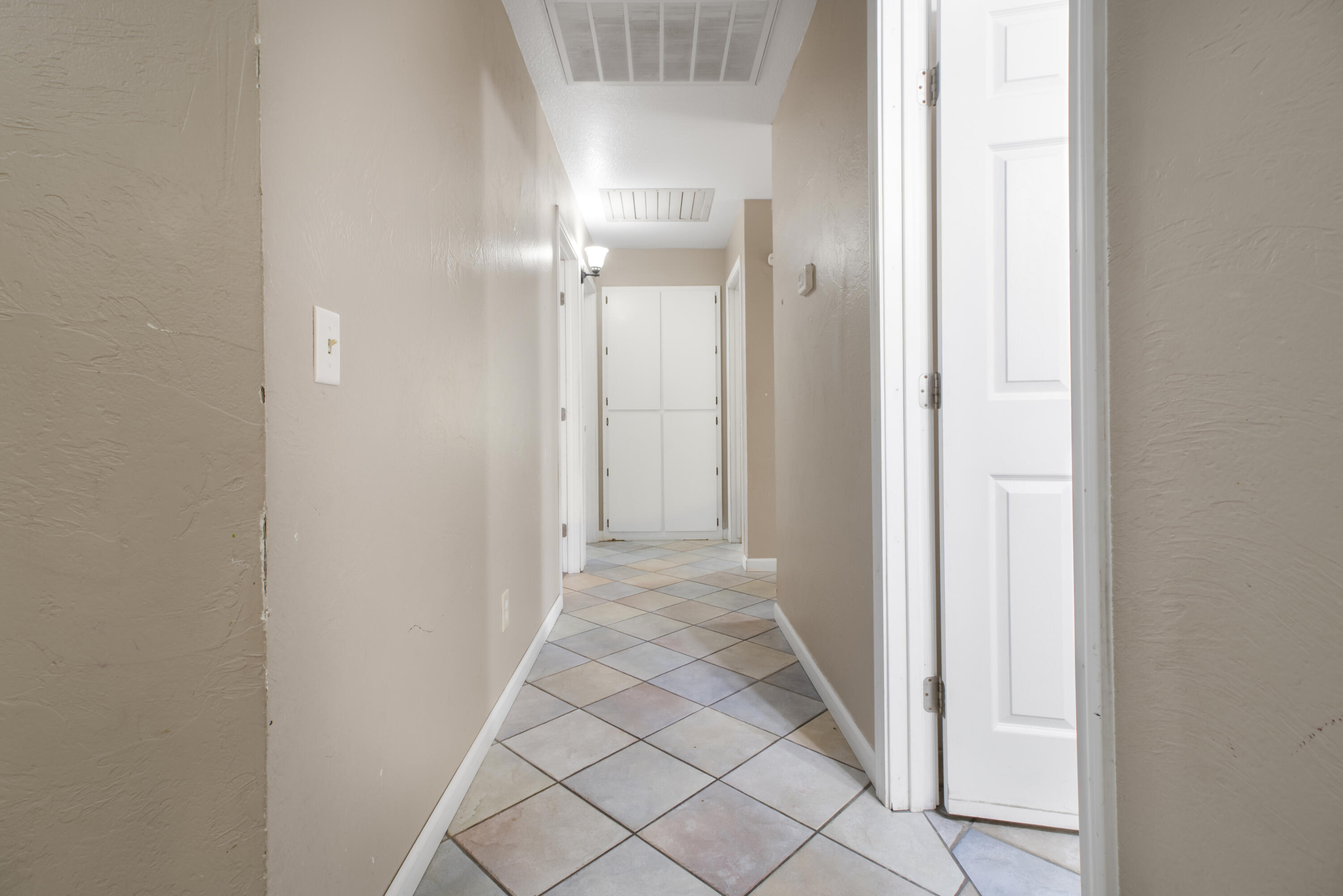 669 Coral St, Tulare, CA 93274