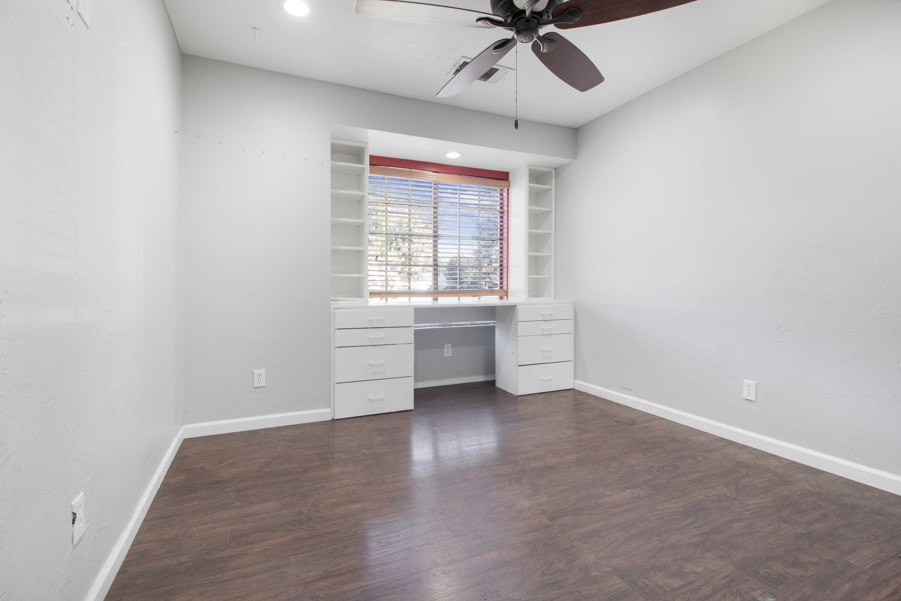 669 Coral St, Tulare, CA 93274