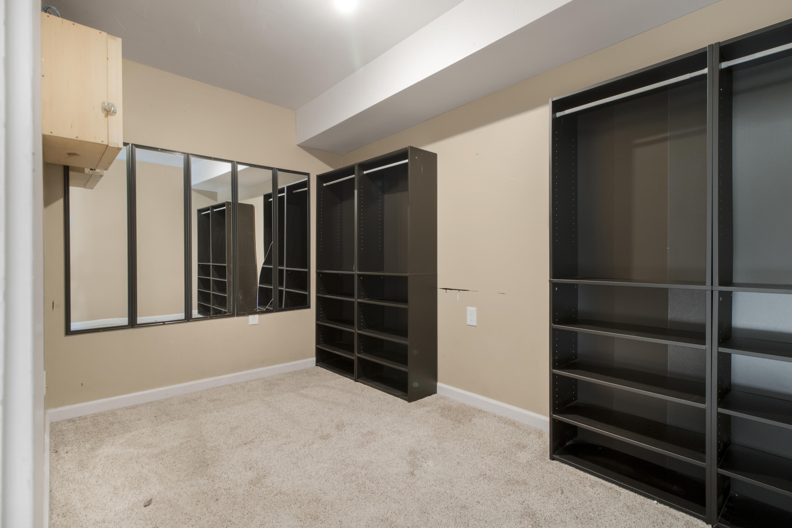 669 Coral St, Tulare, CA 93274