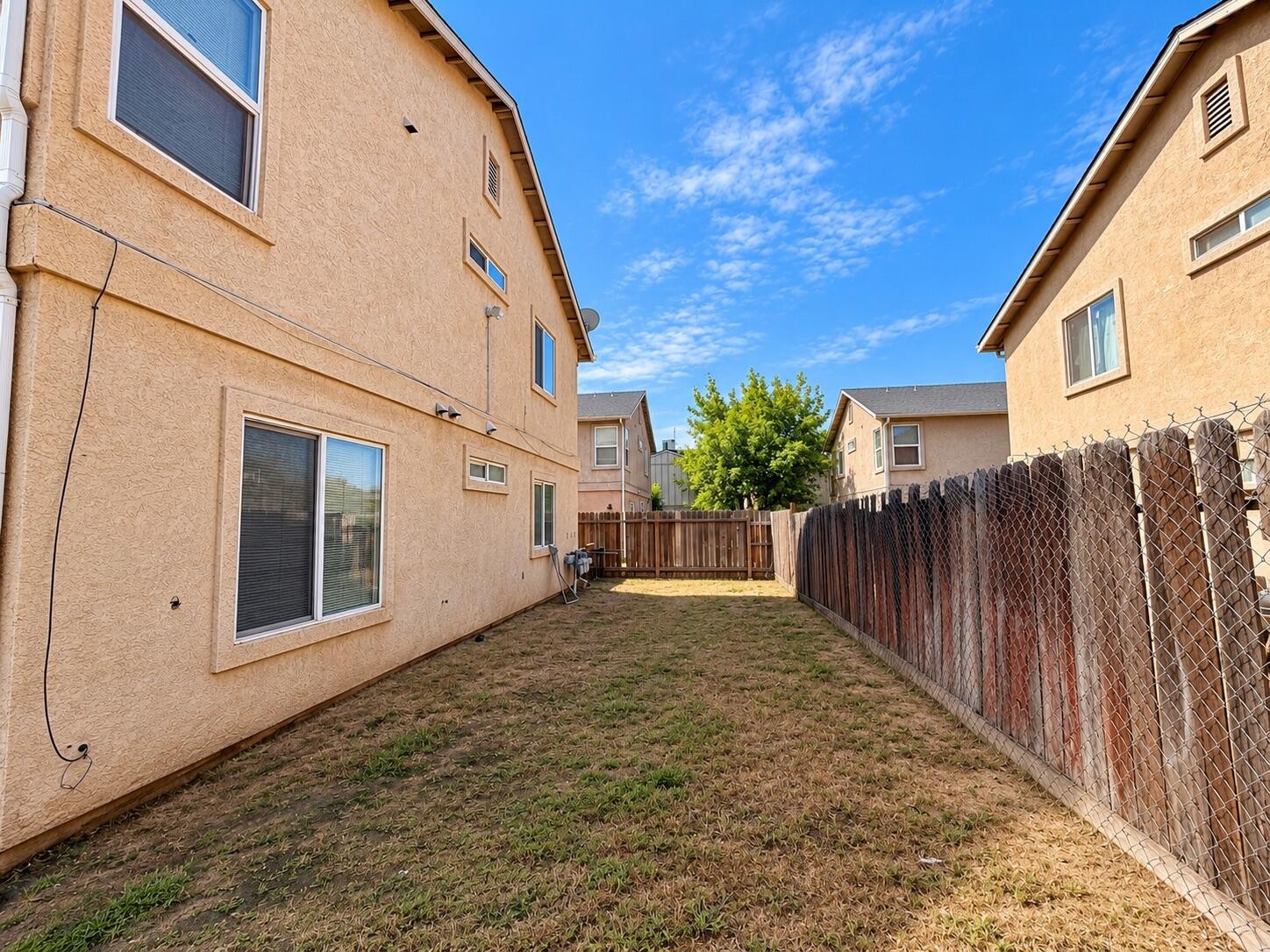 1361 N Archie Ave #101, Fresno, CA 93703