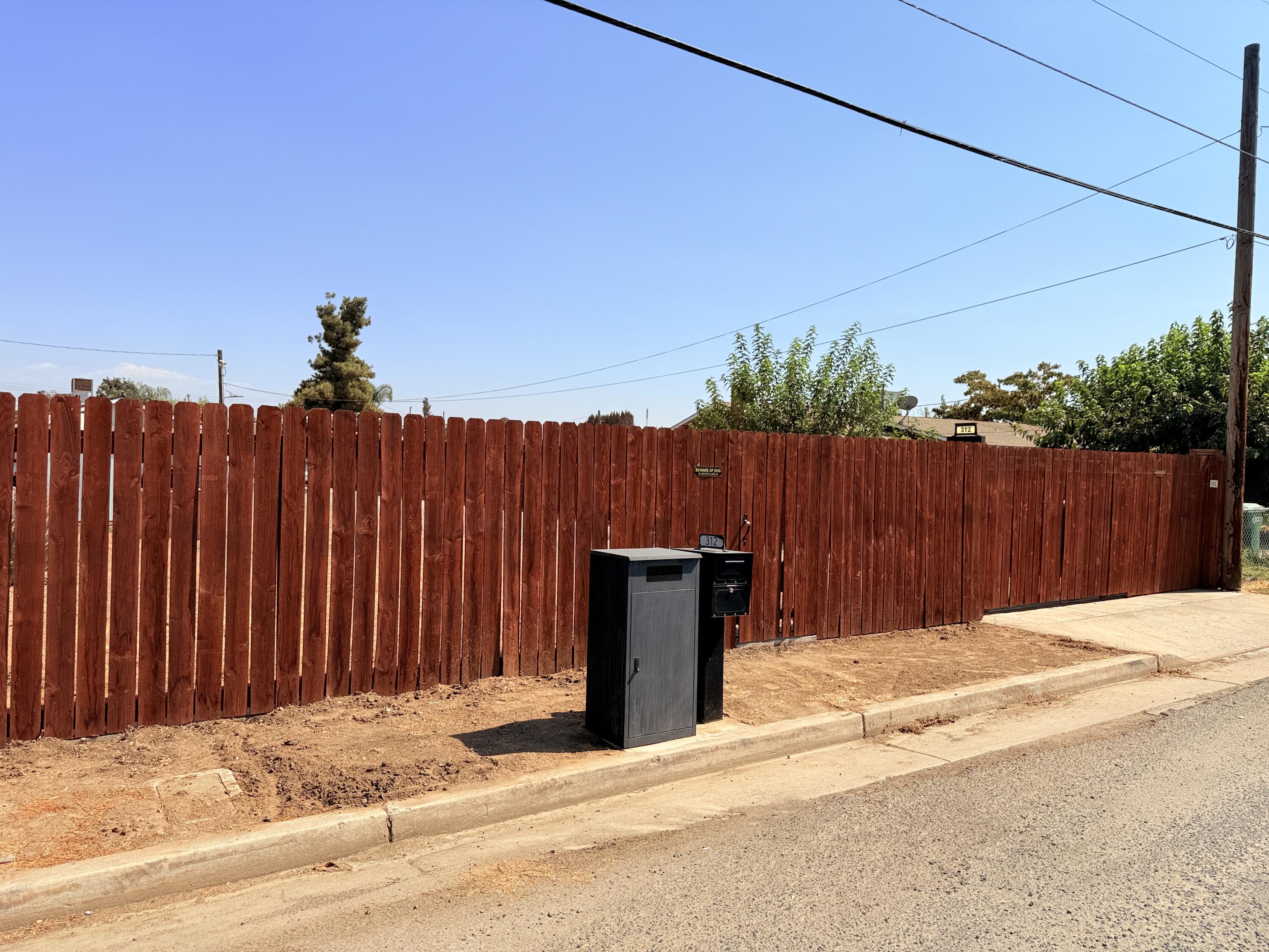 312 N Salisbury St, Porterville, CA 93257