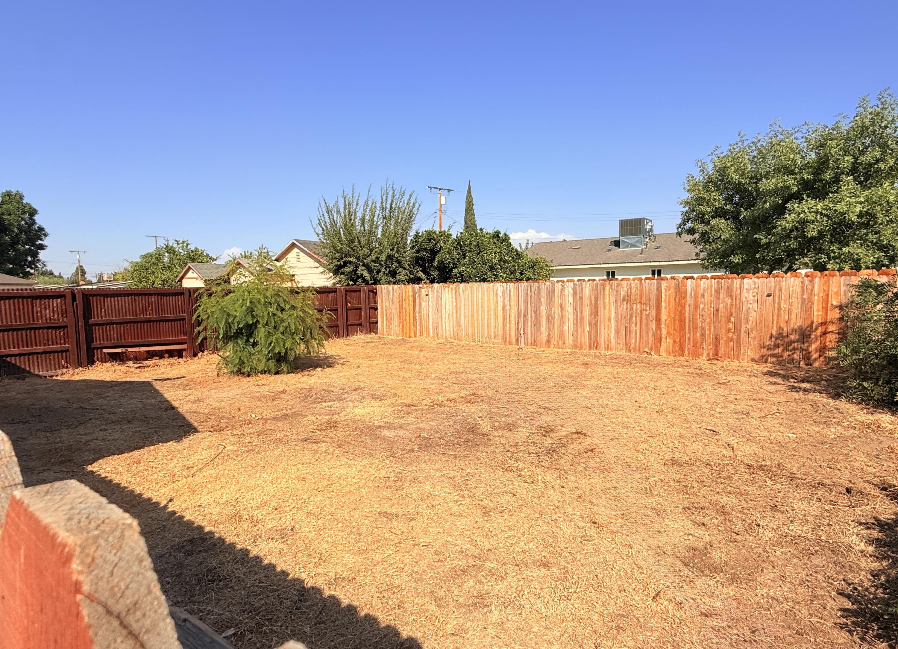 312 N Salisbury St, Porterville, CA 93257
