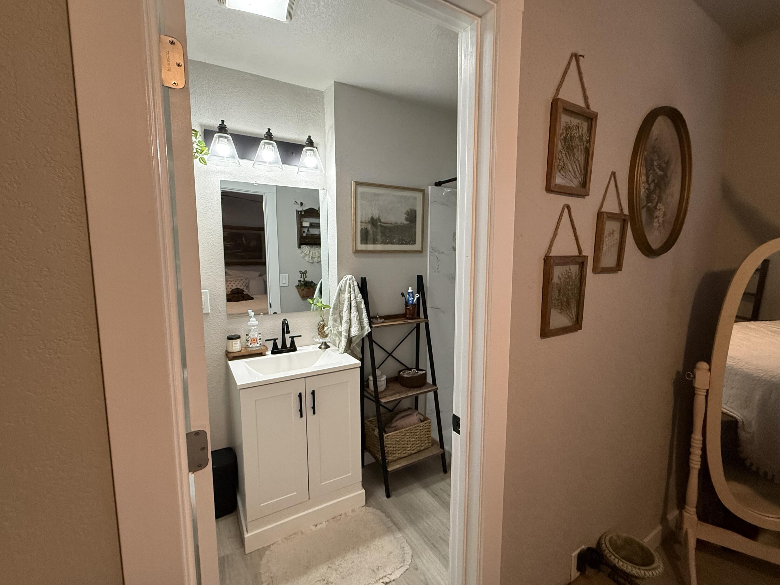 312 N Salisbury St, Porterville, CA 93257