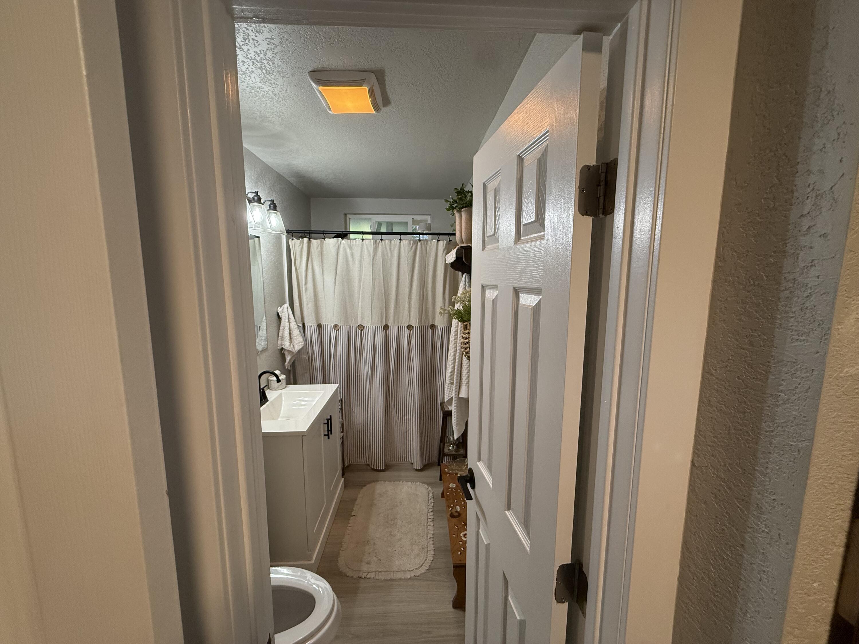 312 N Salisbury St, Porterville, CA 93257