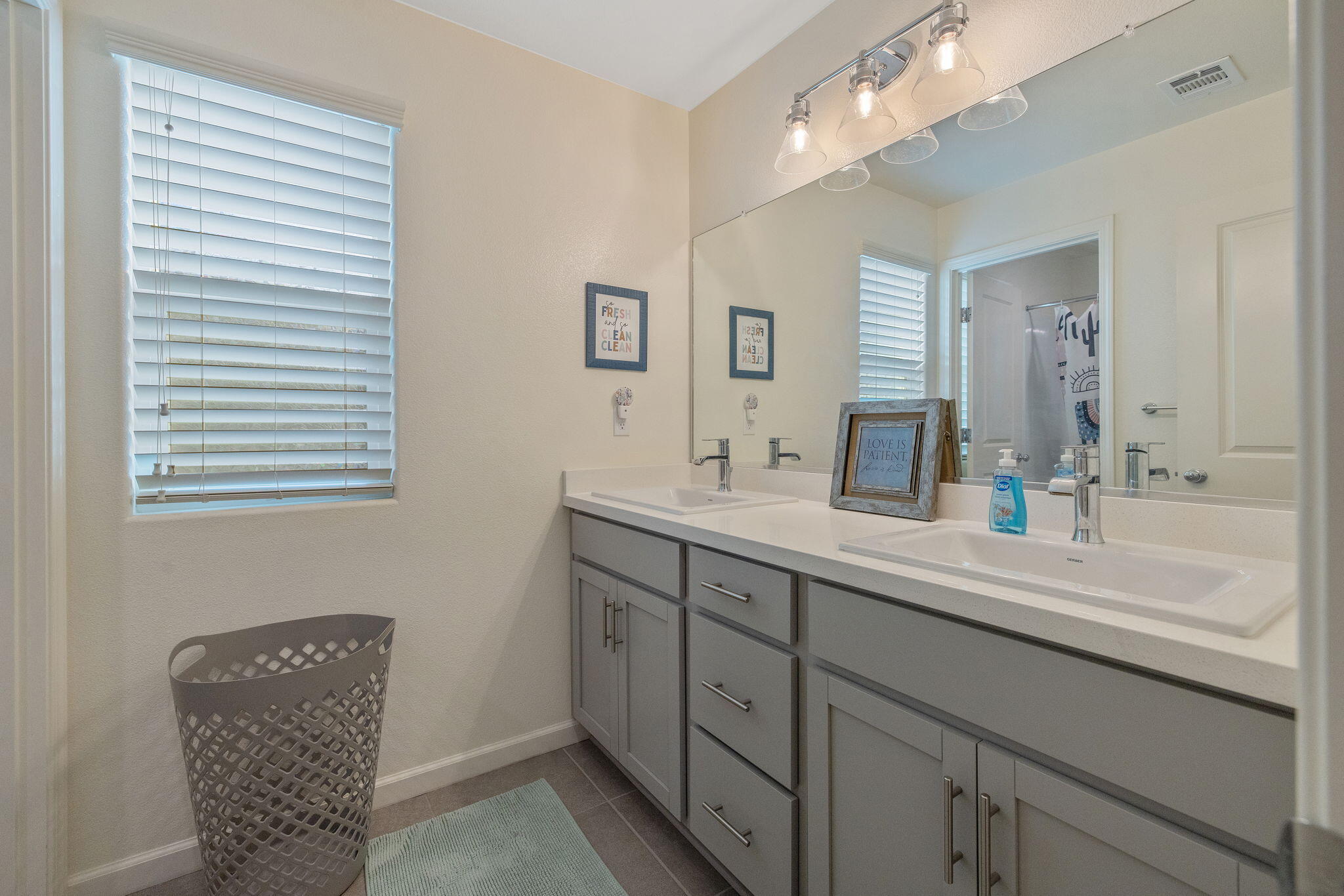 3314 N Garden St, Visalia, CA 93291